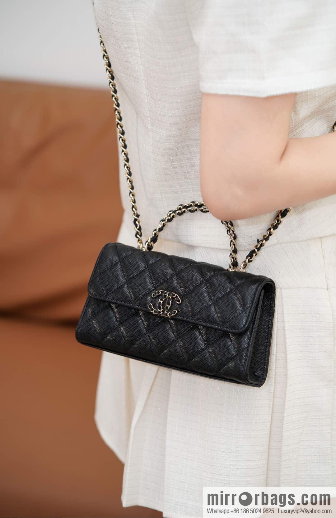 CHANEL 25s Cross Handle Black Gold π Horizontal AP3238
