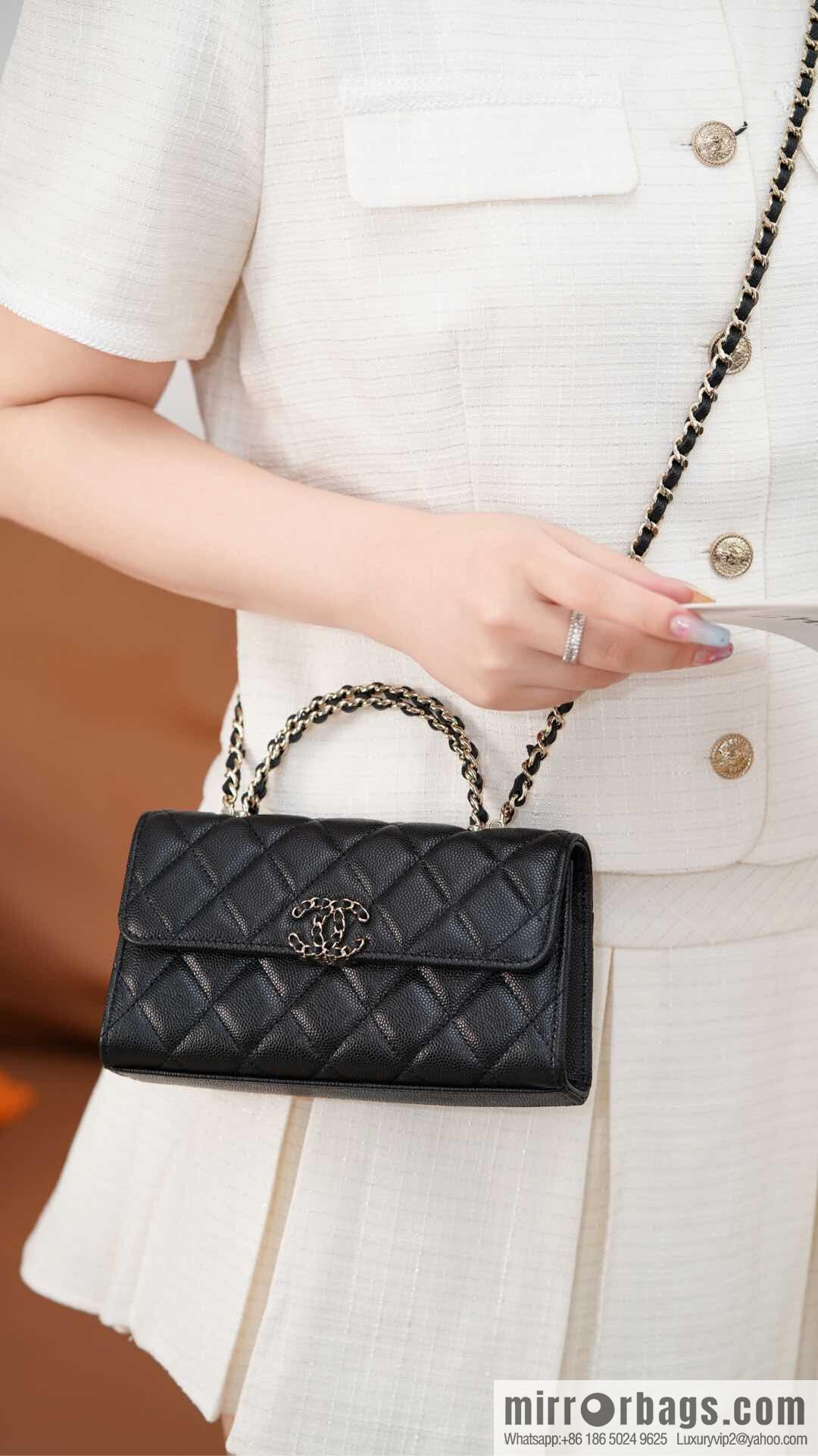 CHANEL 25s Cross Handle Black Gold π Horizontal AP3238
