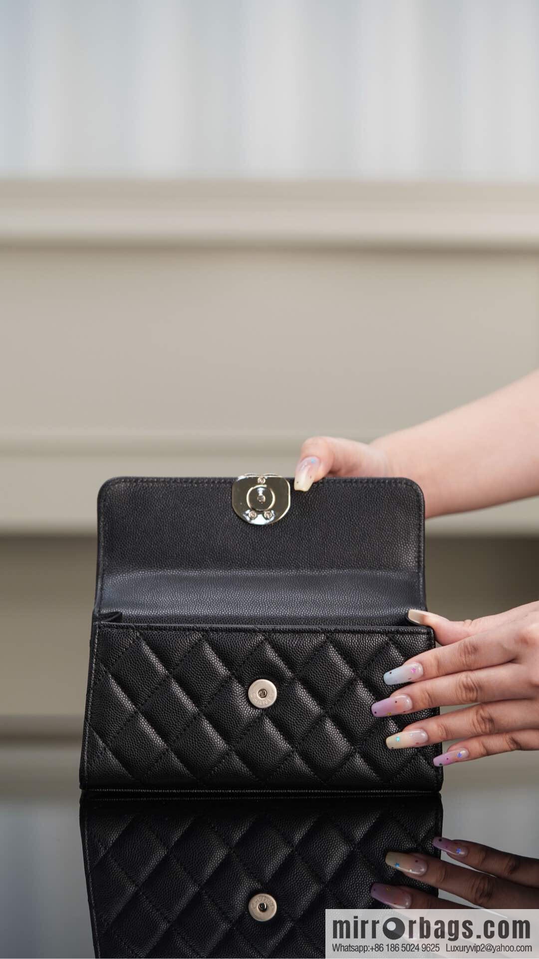 CHANEL 25s Cross Handle Black Gold π Horizontal AP3238