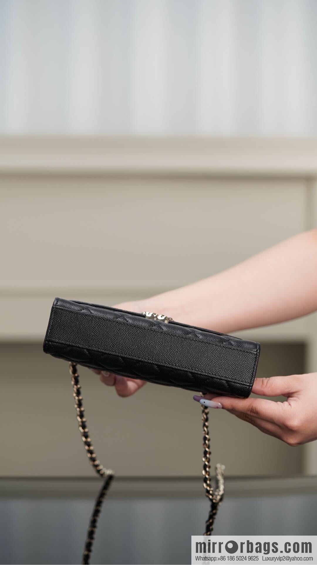 CHANEL 25s Cross Handle Black Gold π Horizontal AP3238