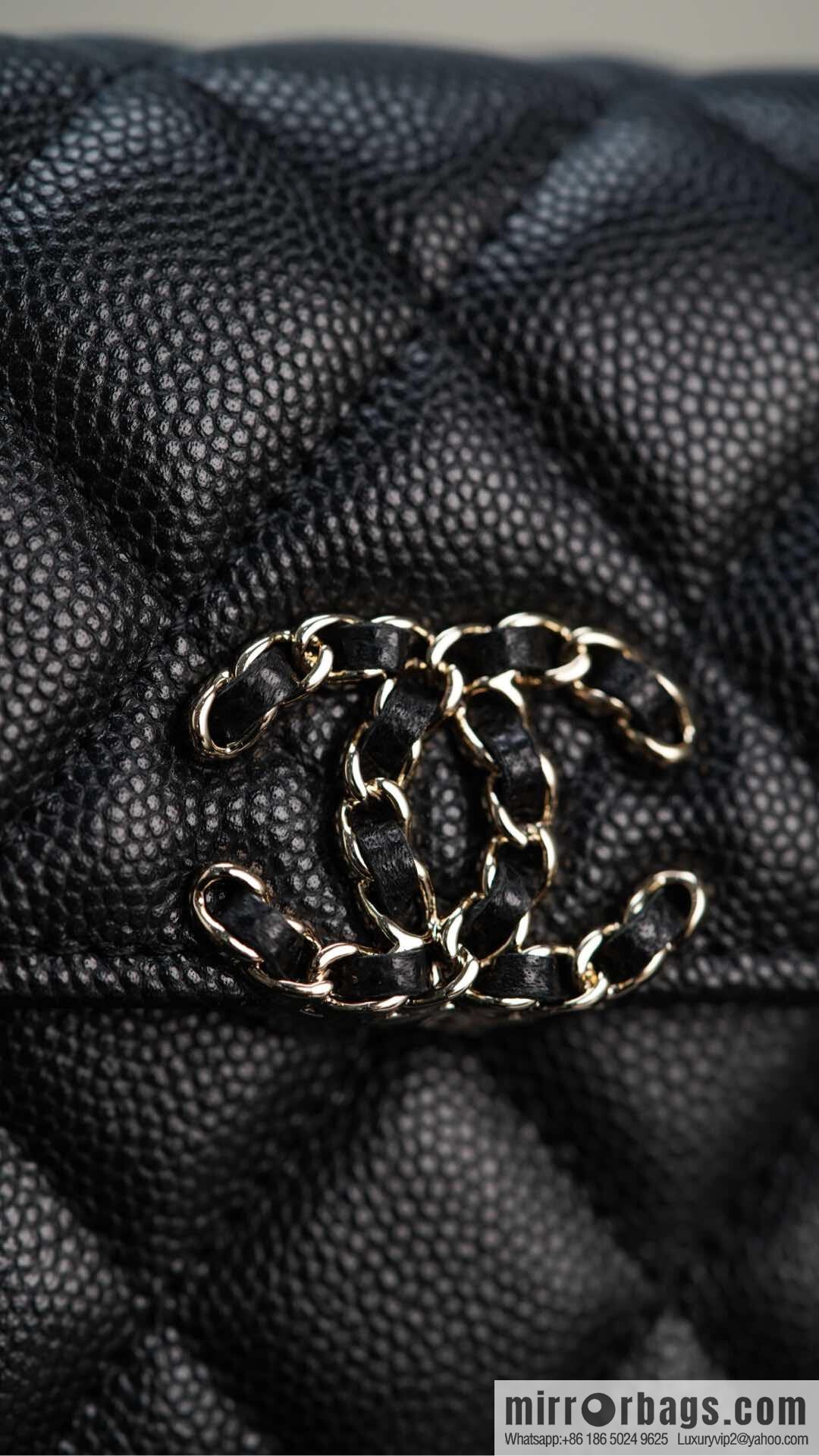 CHANEL 25s Cross Handle Black Gold π Horizontal AP3238