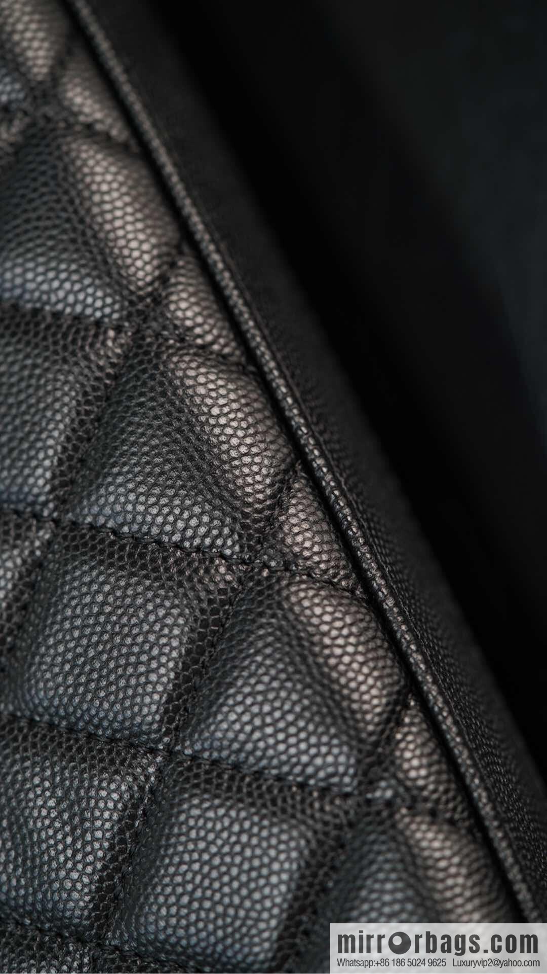 CHANEL 25s Cross Handle Black Gold π Horizontal AP3238