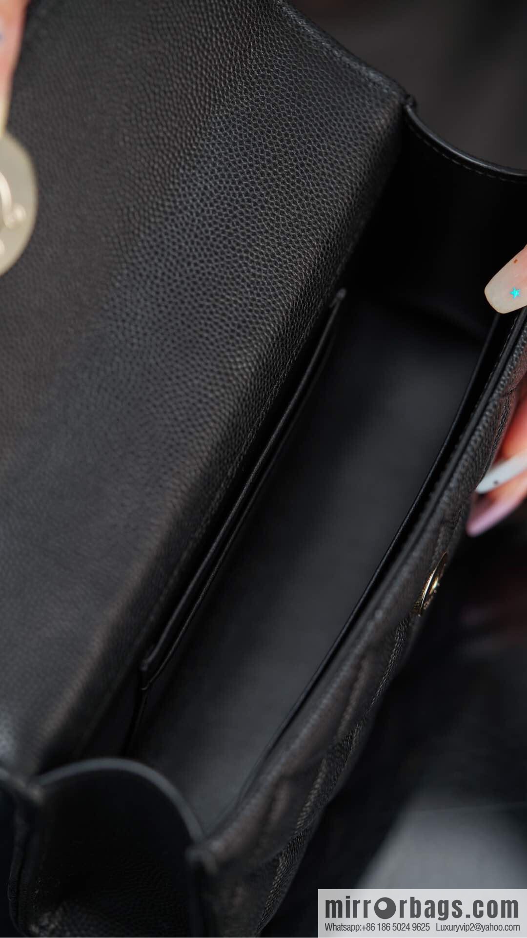 CHANEL 25s Cross Handle Black Gold π Horizontal AP3238