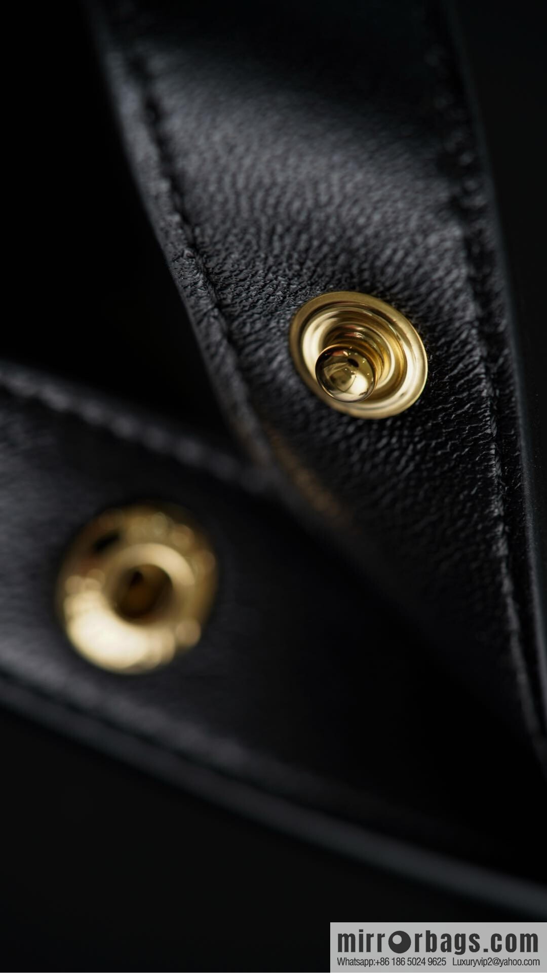 𝐂𝐡𝐚𝐧𝐞𝐥 𝟐𝟓𝐏 Gold Hippie Black Gold 🖤 AS5406