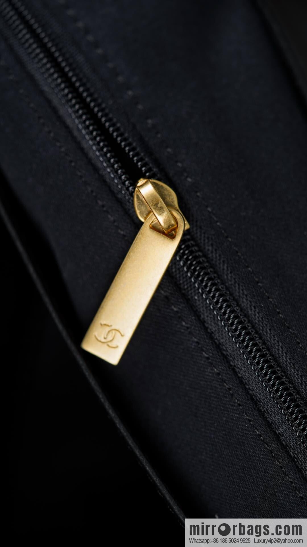 𝐂𝐡𝐚𝐧𝐞𝐥 𝟐𝟓𝐏 Gold Hippie Black Gold 🖤 AS5406