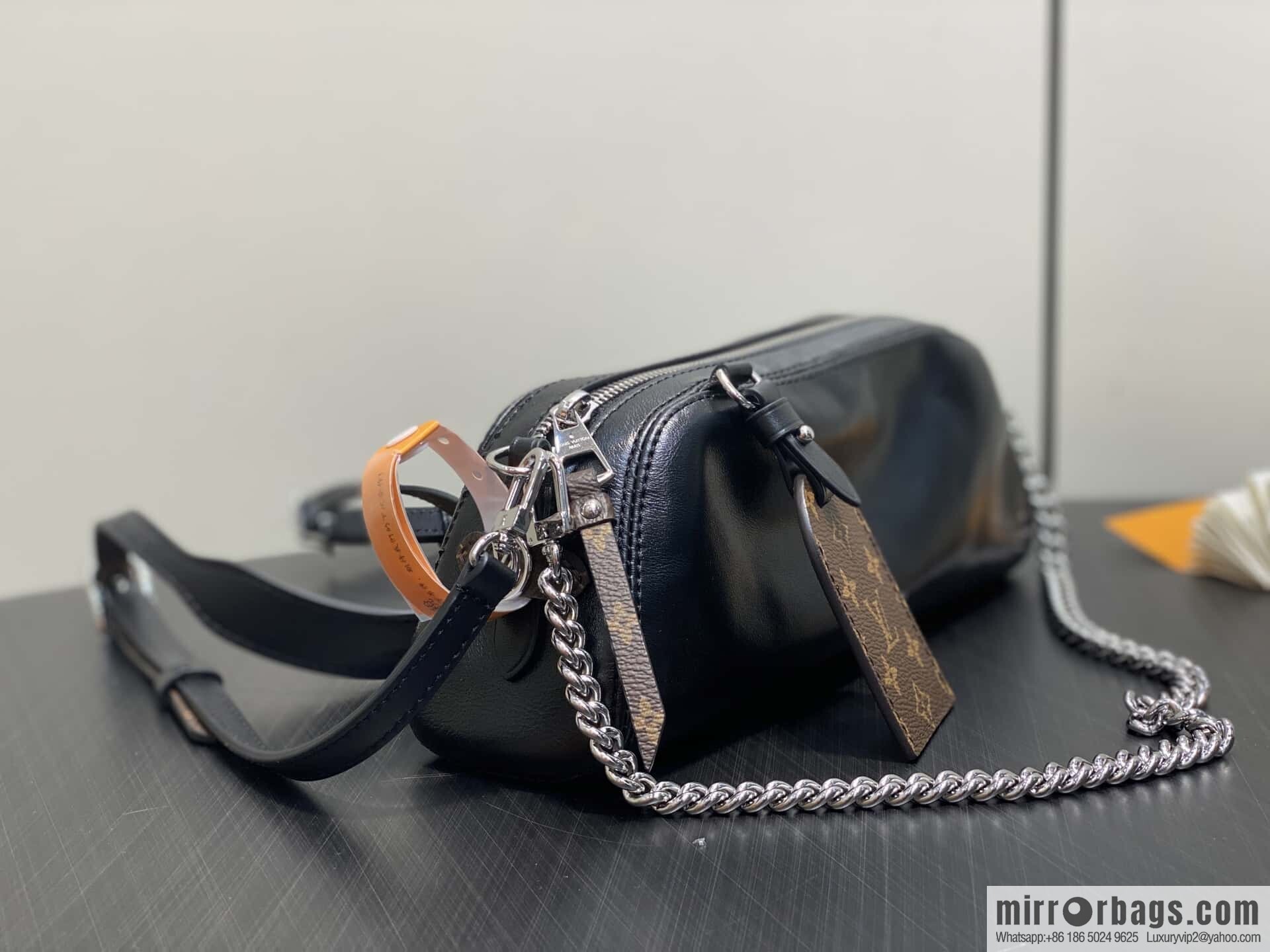 [Original order boutique] M14544 black, full leather chain bag POCHETTE VIBE handbag