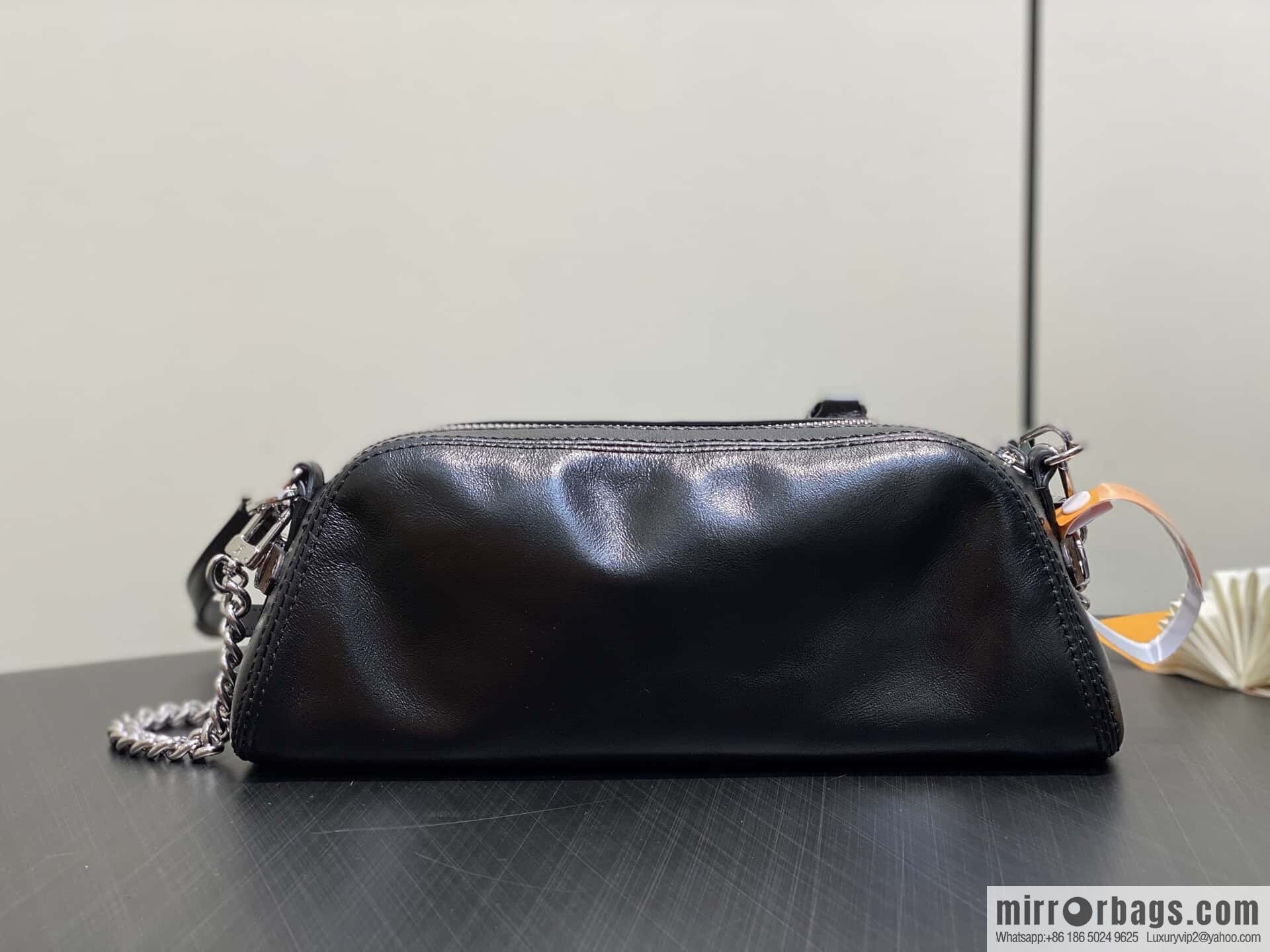 [Original order boutique] M14544 black, full leather chain bag POCHETTE VIBE handbag