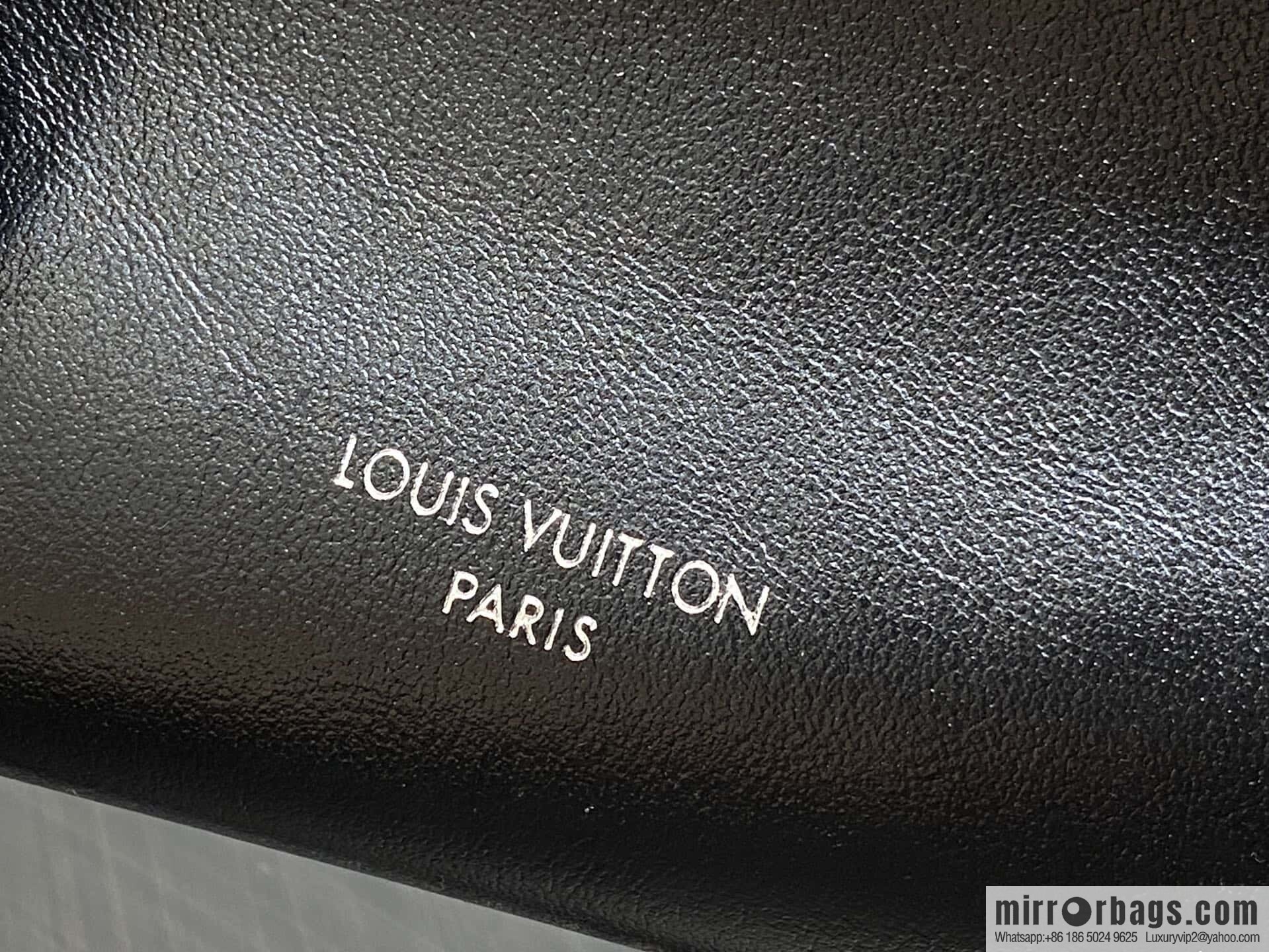 [Original order boutique] M14544 black, full leather chain bag POCHETTE VIBE handbag