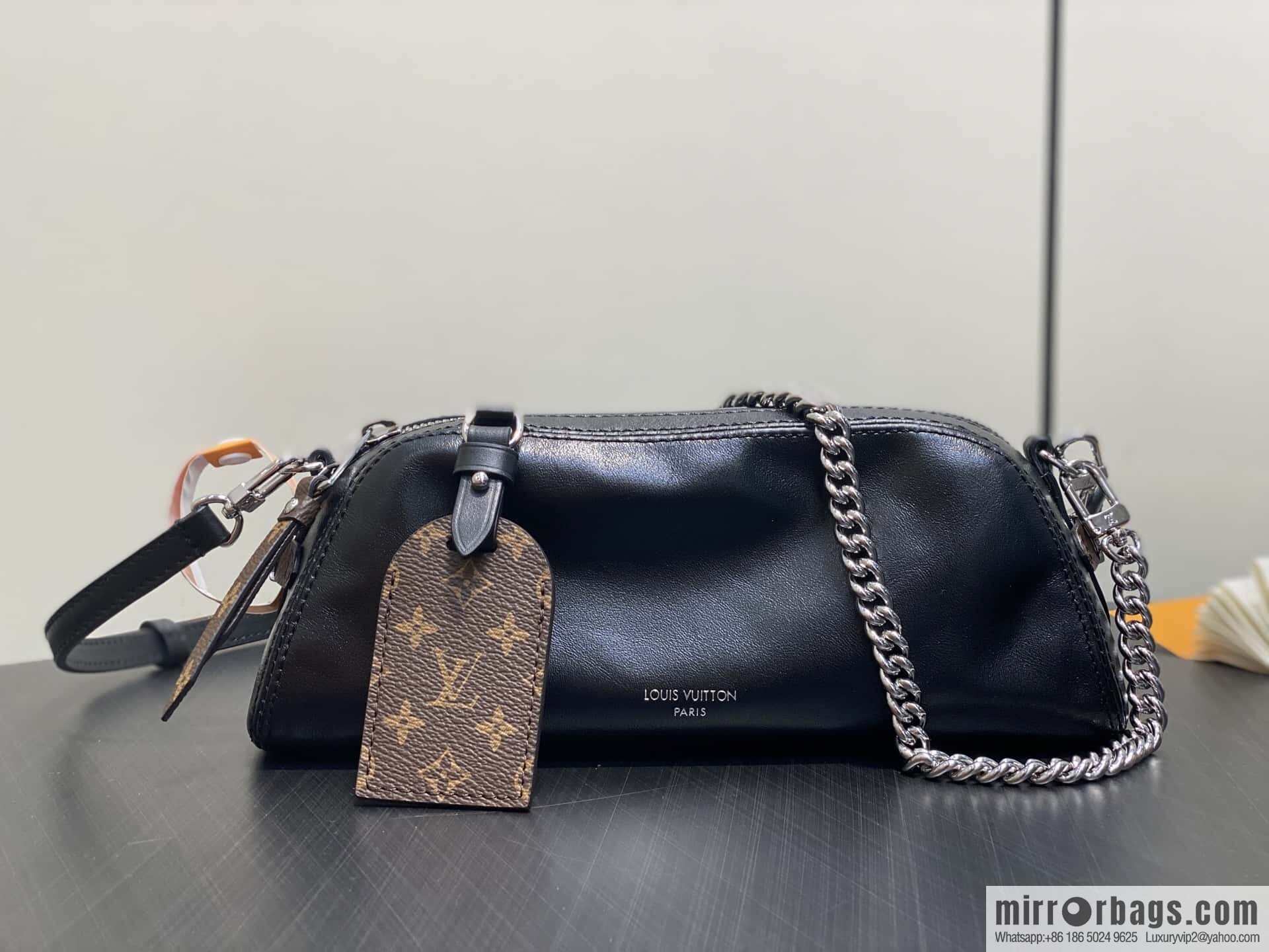 [Original order boutique] M14544 black, full leather chain bag POCHETTE VIBE handbag