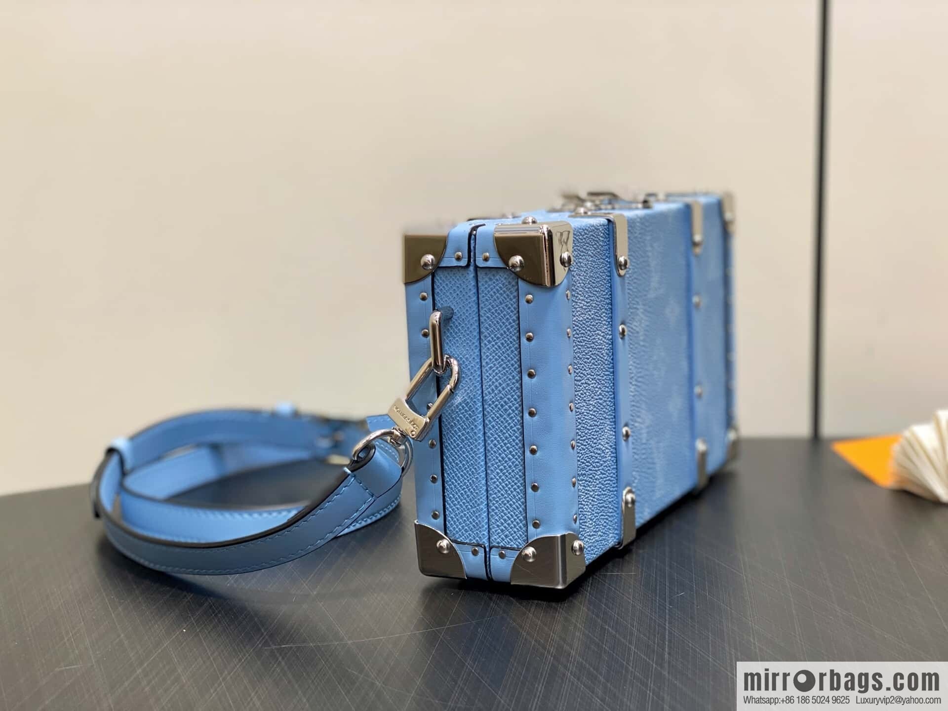 [Original order boutique] M13562 light blue flower, box bag, box WALLET TRUNK TAIGARAMA handbag