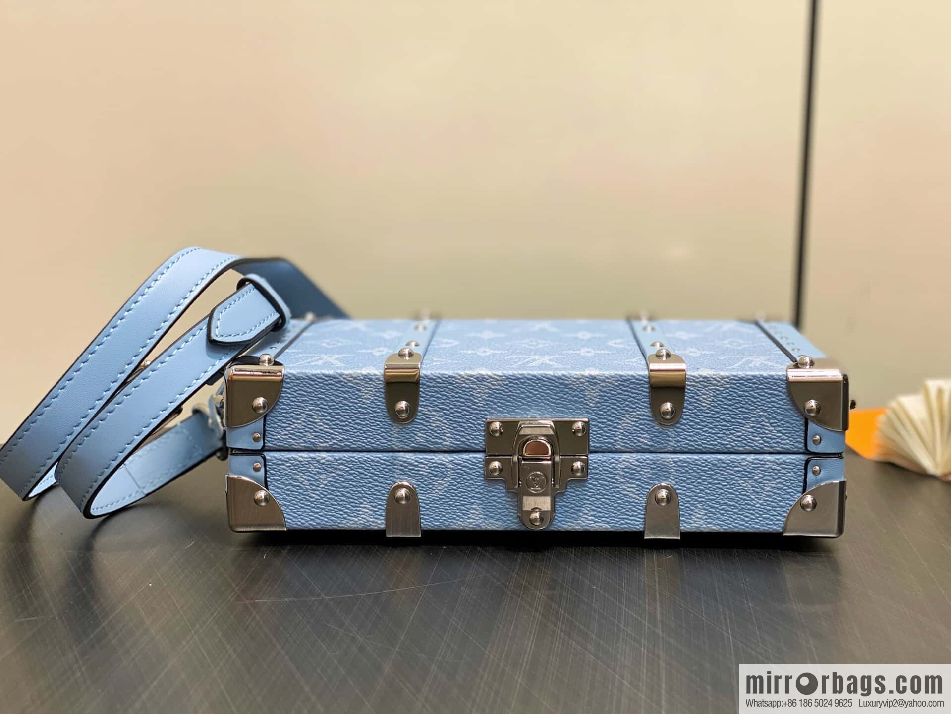 [Original order boutique] M13562 light blue flower, box bag, box WALLET TRUNK TAIGARAMA handbag