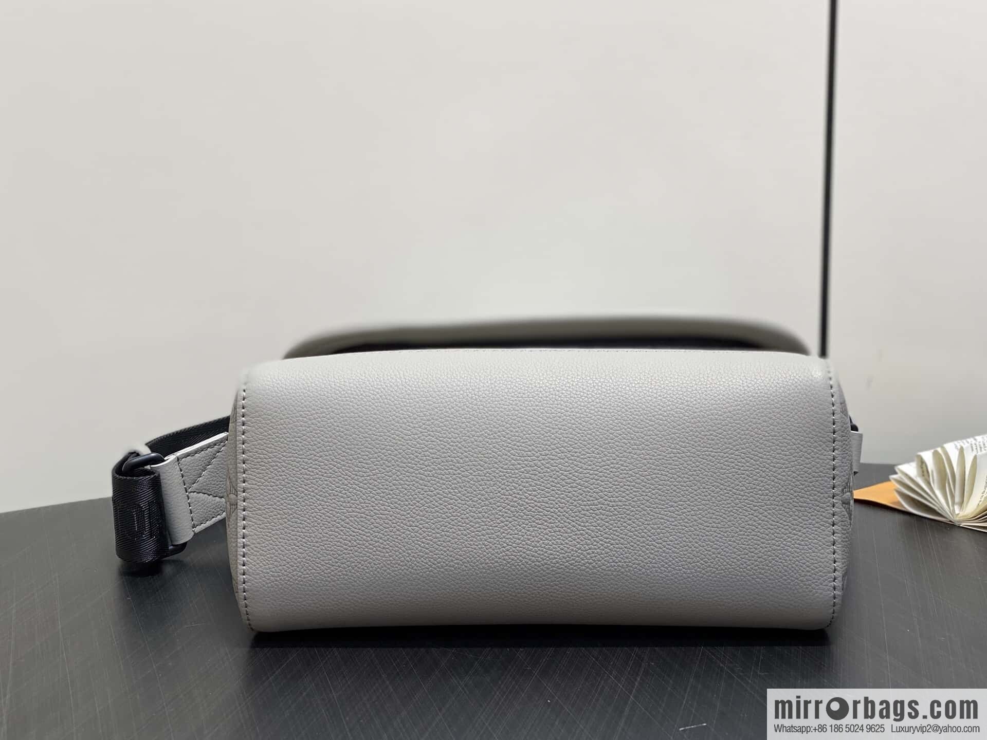 [Original order boutique] M14912 gray, full leather embossed men's bag messenger bag Pulse messenger bag
