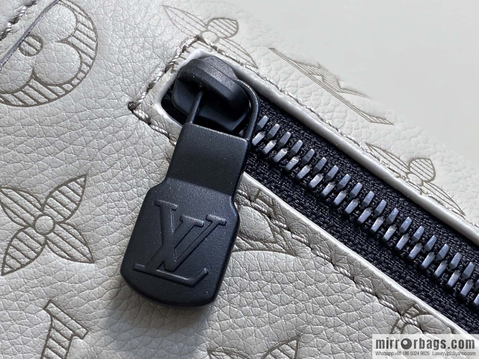 [Original order boutique] M14912 gray, full leather embossed men's bag messenger bag Pulse messenger bag