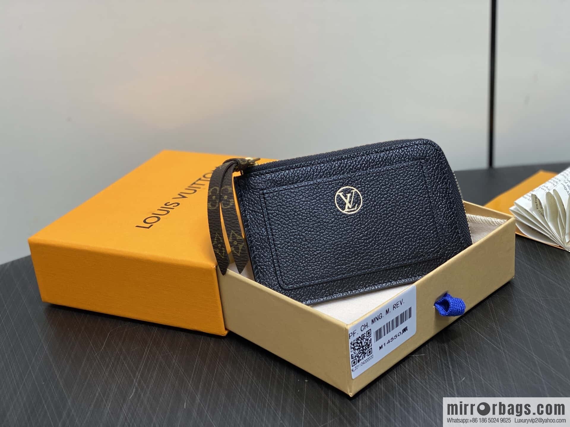[Original order boutique] M14550 black, full leather card bag change bag, the new LOW KEY zipper card clip of the season M14551 brown