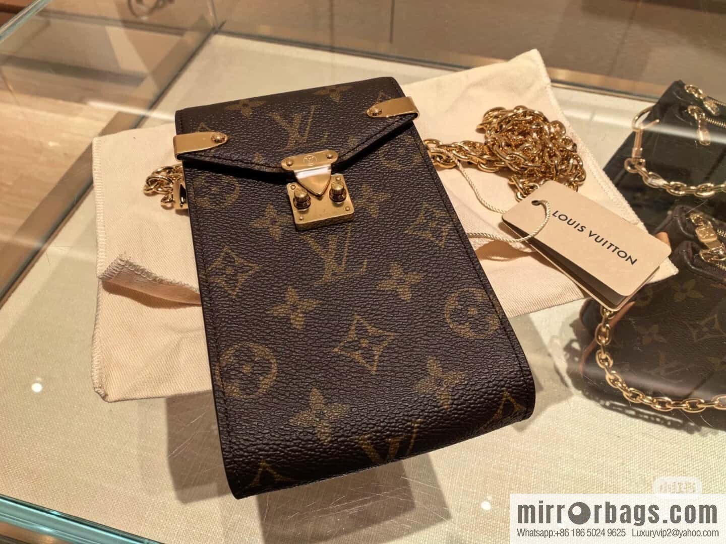 [Original order boutique] M13572 presbyopia, mobile phone bag chain bag, the new MÉTIS mobile phone bag of the season