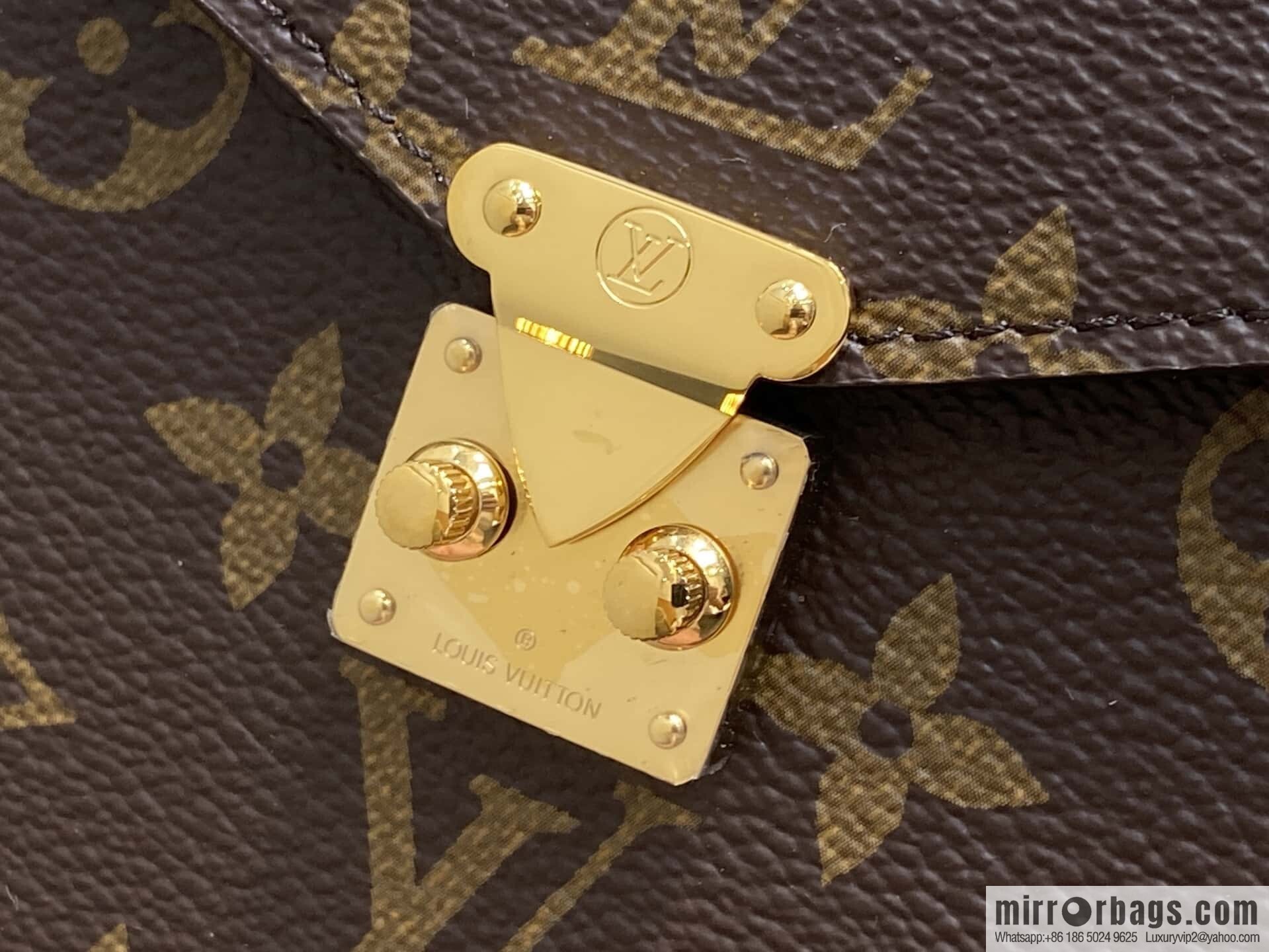 [Original order boutique] M13572 presbyopia, mobile phone bag chain bag, the new MÉTIS mobile phone bag of the season