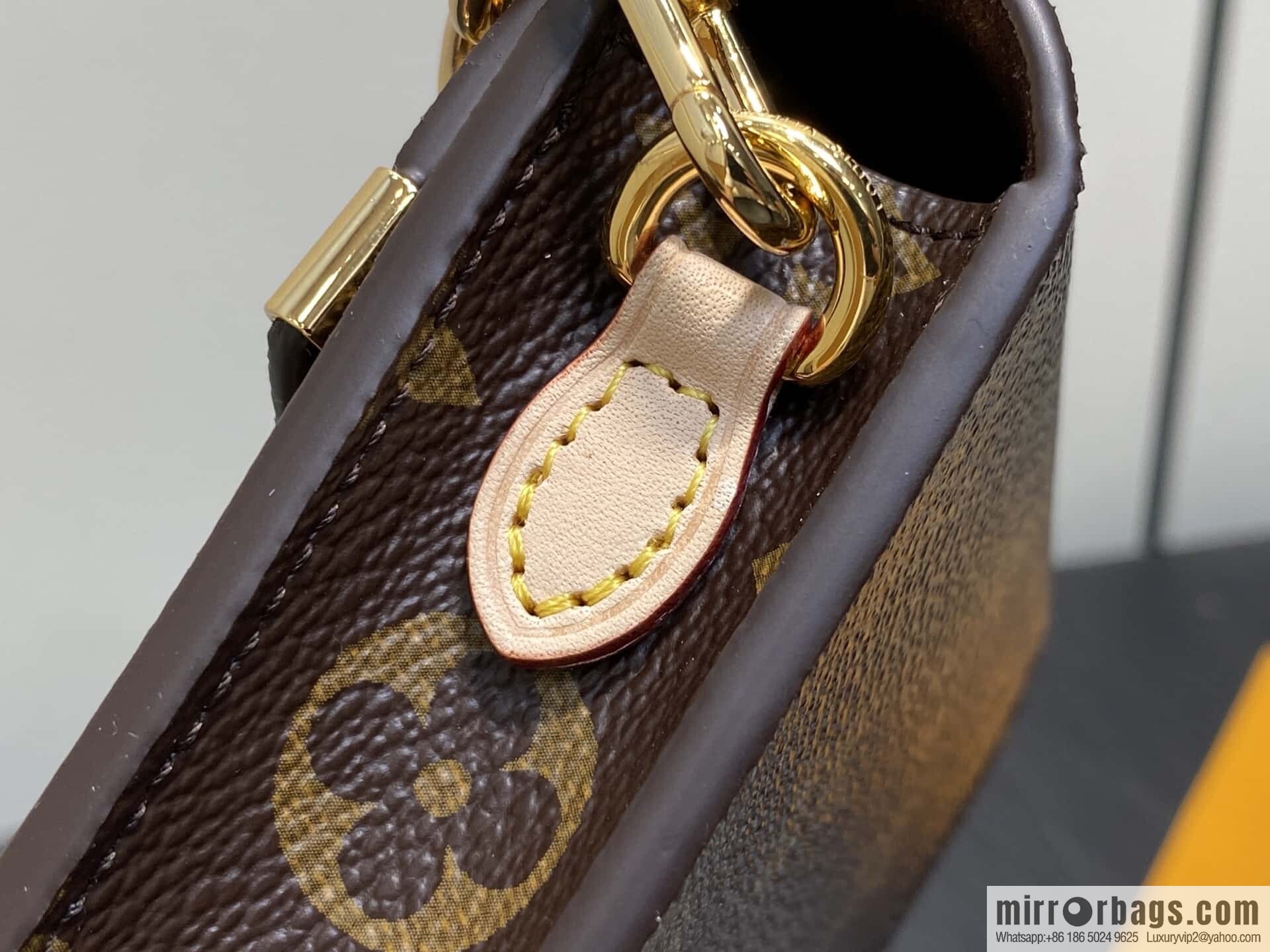 [Original order boutique] M13572 presbyopia, mobile phone bag chain bag, the new MÉTIS mobile phone bag of the season