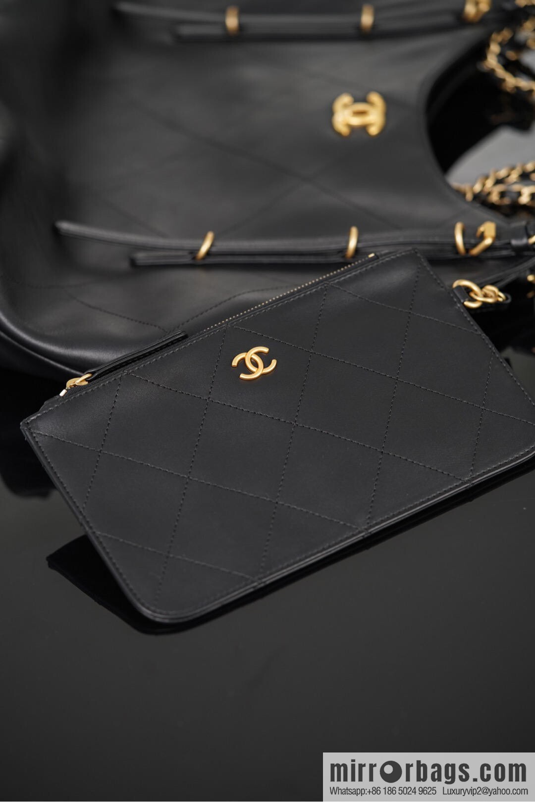 𝐂𝐇𝐀𝐍𝐄𝐋 𝟐𝟓𝐒 𝐆𝐃 same 𝐌𝐀𝐗𝐈 𝐓𝐨𝐭𝐞 black gold 🖤 large AS5466 B20565 94305