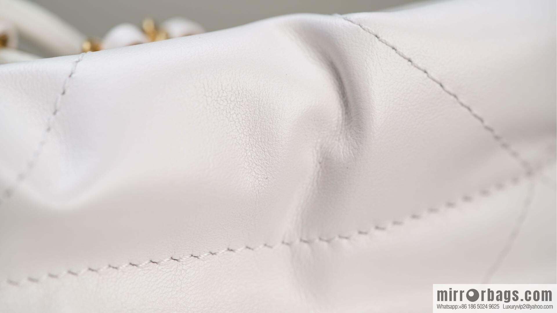 𝗖𝗛𝗔𝗡𝗘𝗟✦ 23s spring and summer new 22Mini bag original leather, white 🤍 AS3980