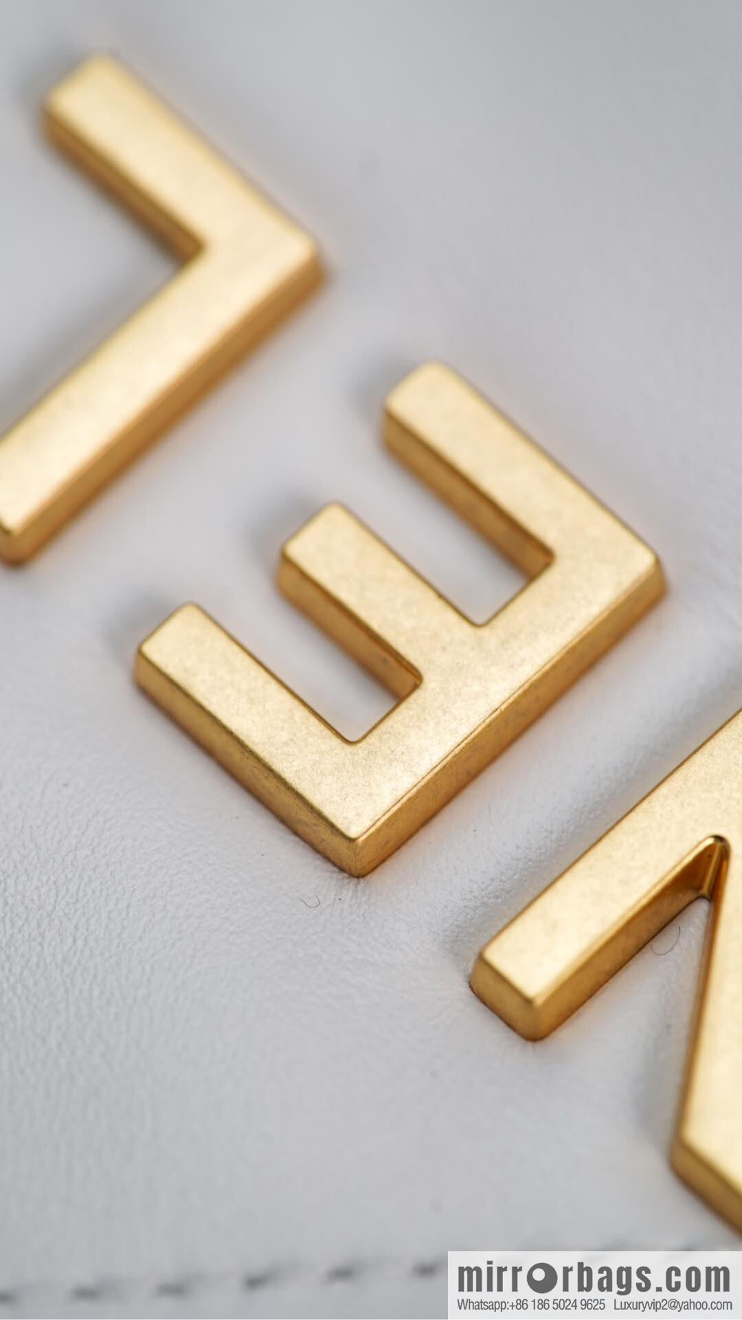 𝗖𝗛𝗔𝗡𝗘𝗟✦ 23s spring and summer new 22Mini bag original leather, white 🤍 AS3980