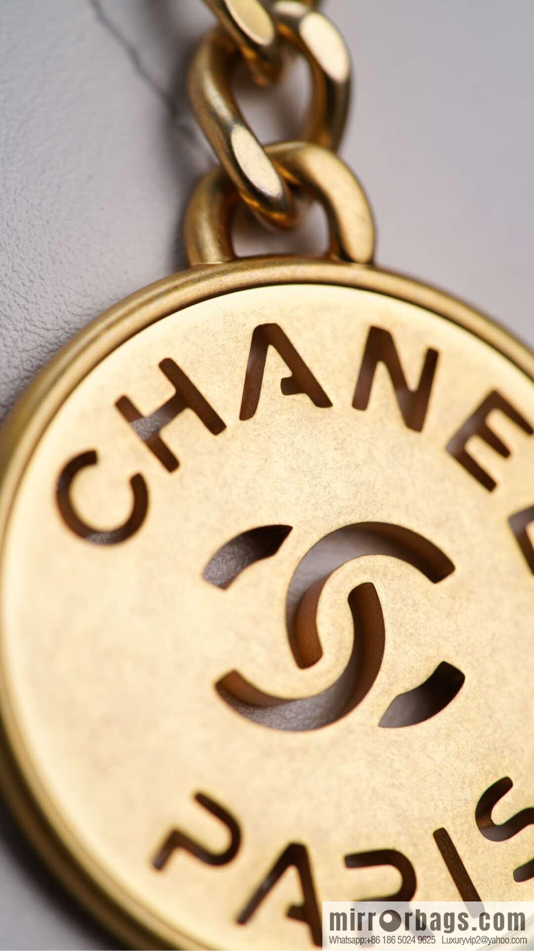 𝗖𝗛𝗔𝗡𝗘𝗟✦ 23s spring and summer new 22Mini bag original leather, white 🤍 AS3980