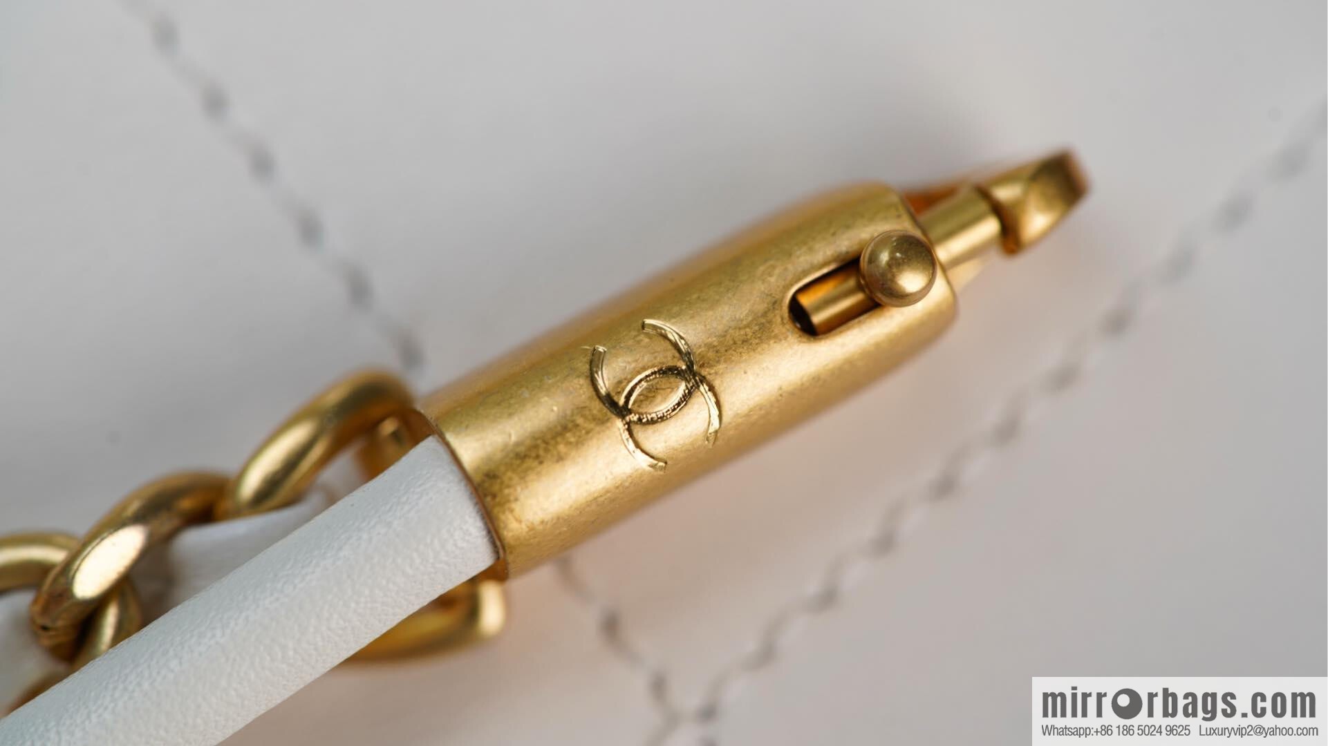 𝗖𝗛𝗔𝗡𝗘𝗟✦ 23s spring and summer new 22Mini bag original leather, white 🤍 AS3980