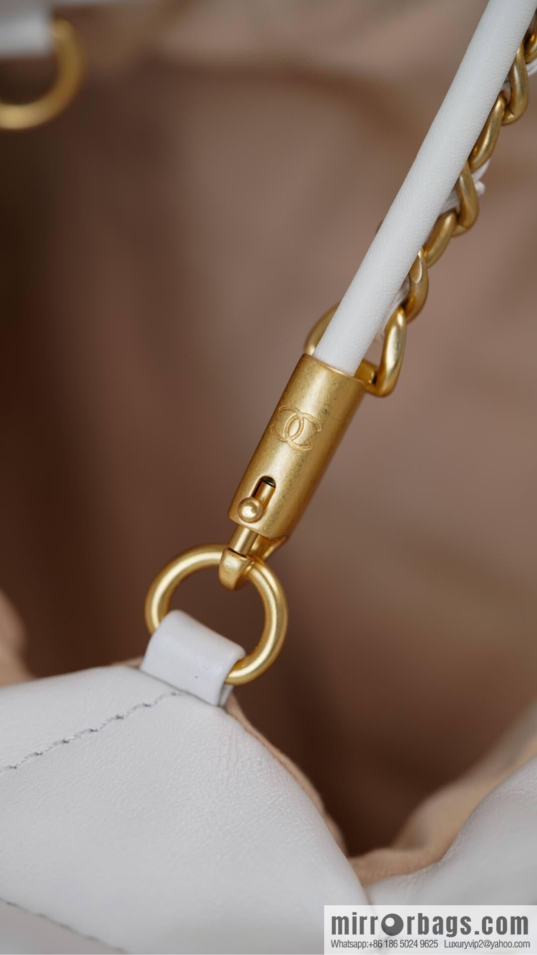 𝗖𝗛𝗔𝗡𝗘𝗟✦ 23s spring and summer new 22Mini bag original leather, white 🤍 AS3980