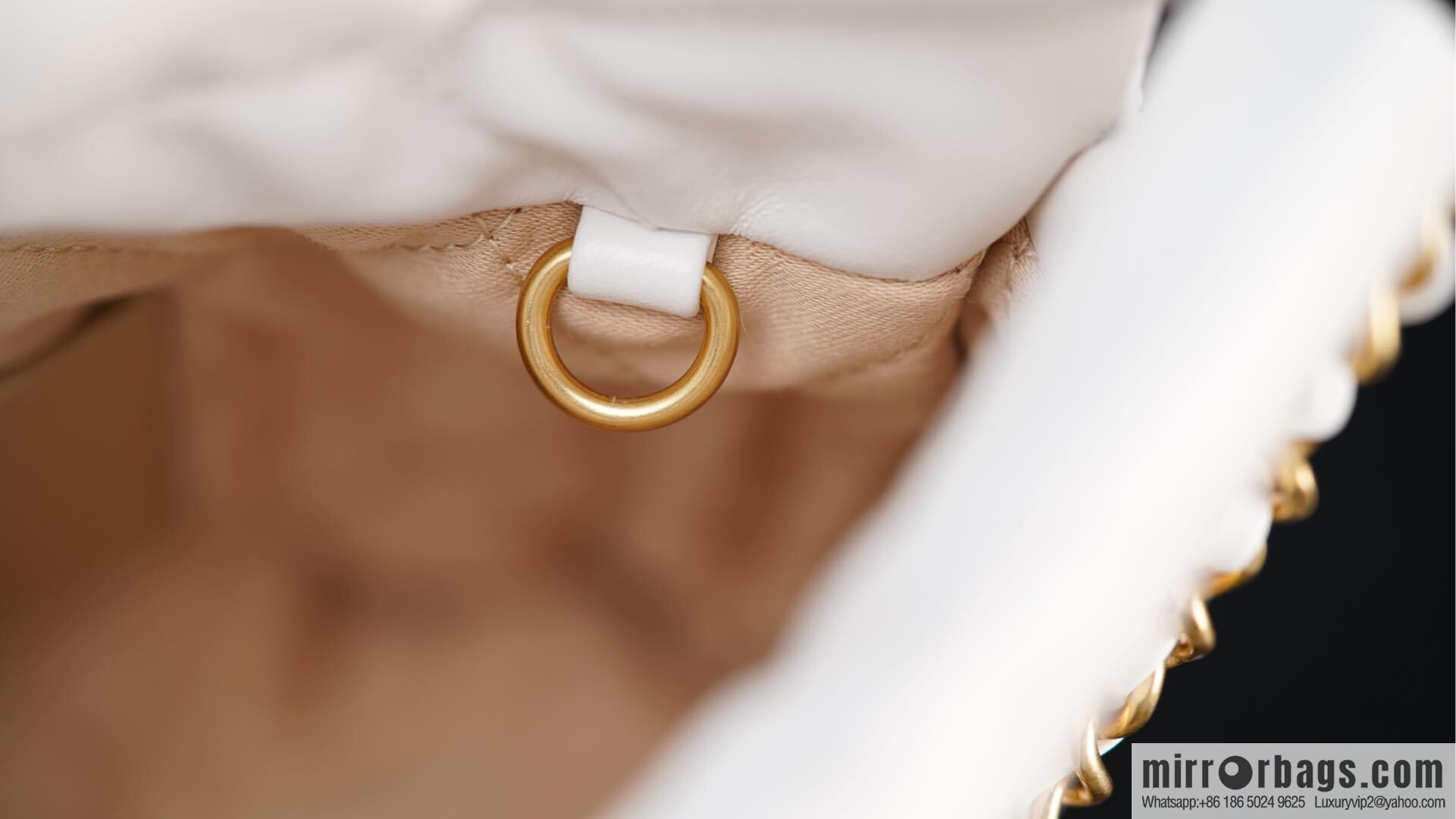 𝗖𝗛𝗔𝗡𝗘𝗟✦ 23s spring and summer new 22Mini bag original leather, white 🤍 AS3980