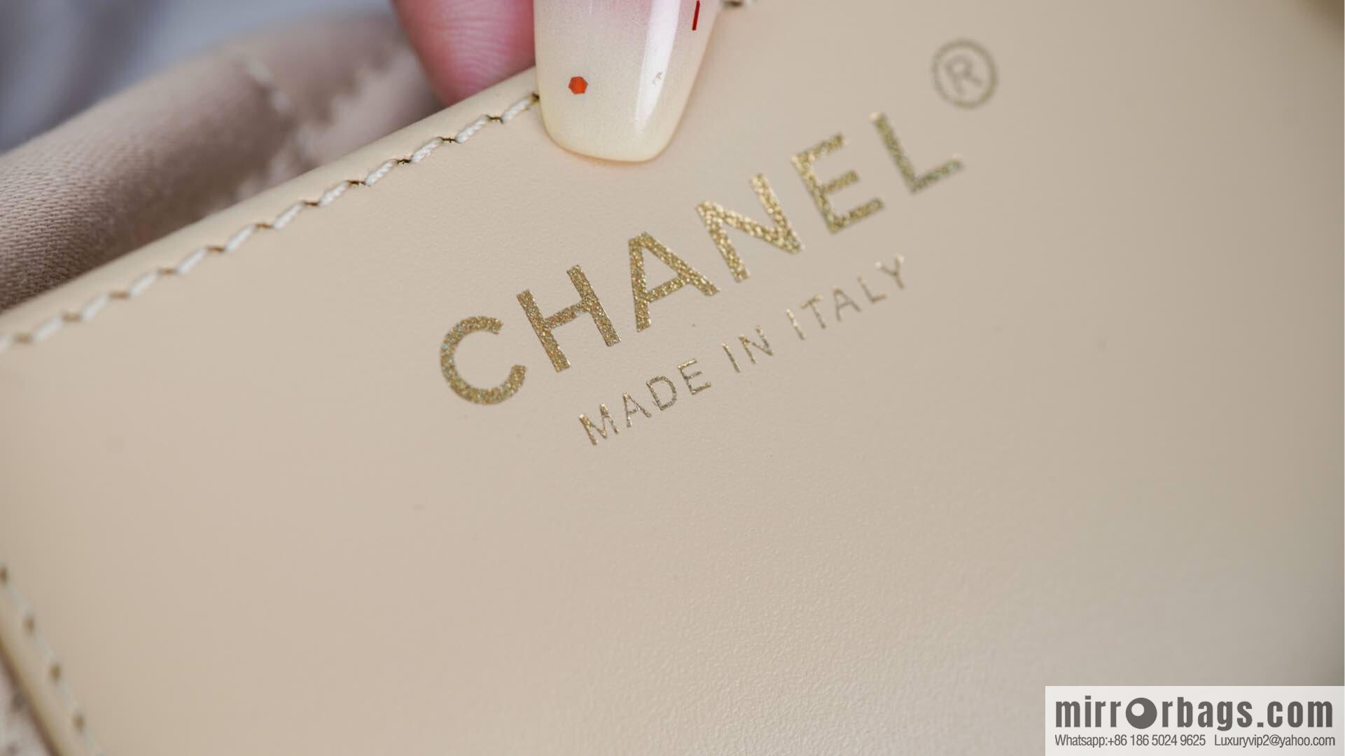 𝗖𝗛𝗔𝗡𝗘𝗟✦ 23s spring and summer new 22Mini bag original leather, white 🤍 AS3980