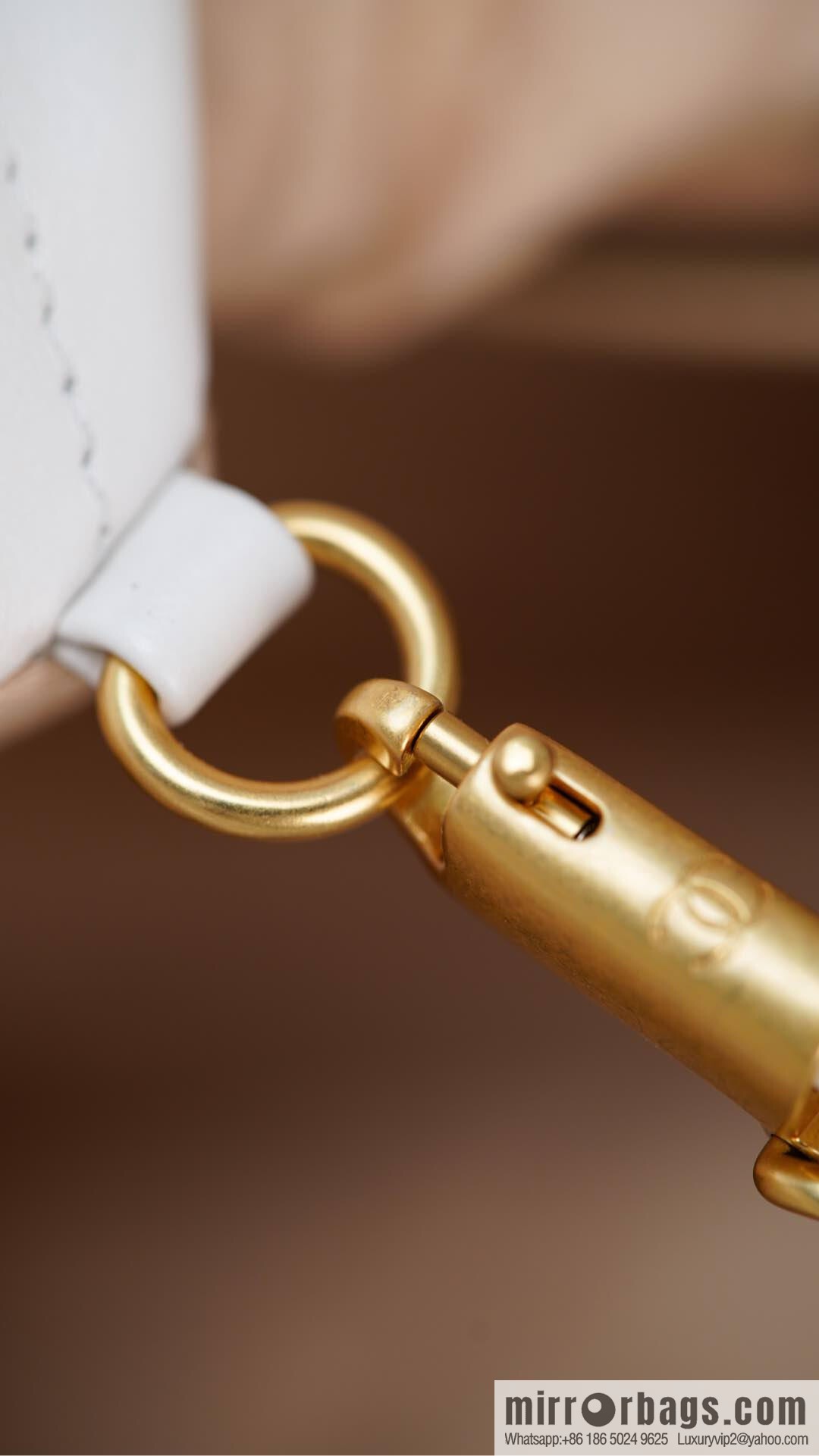 𝗖𝗛𝗔𝗡𝗘𝗟✦ 23s spring and summer new 22Mini bag original leather, white 🤍 AS3980