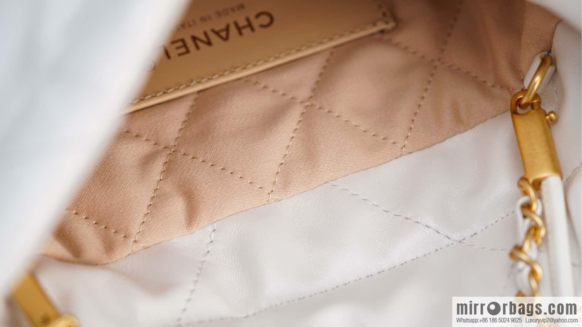 𝗖𝗛𝗔𝗡𝗘𝗟✦ 23s spring and summer new 22Mini bag original leather, white 🤍 AS3980