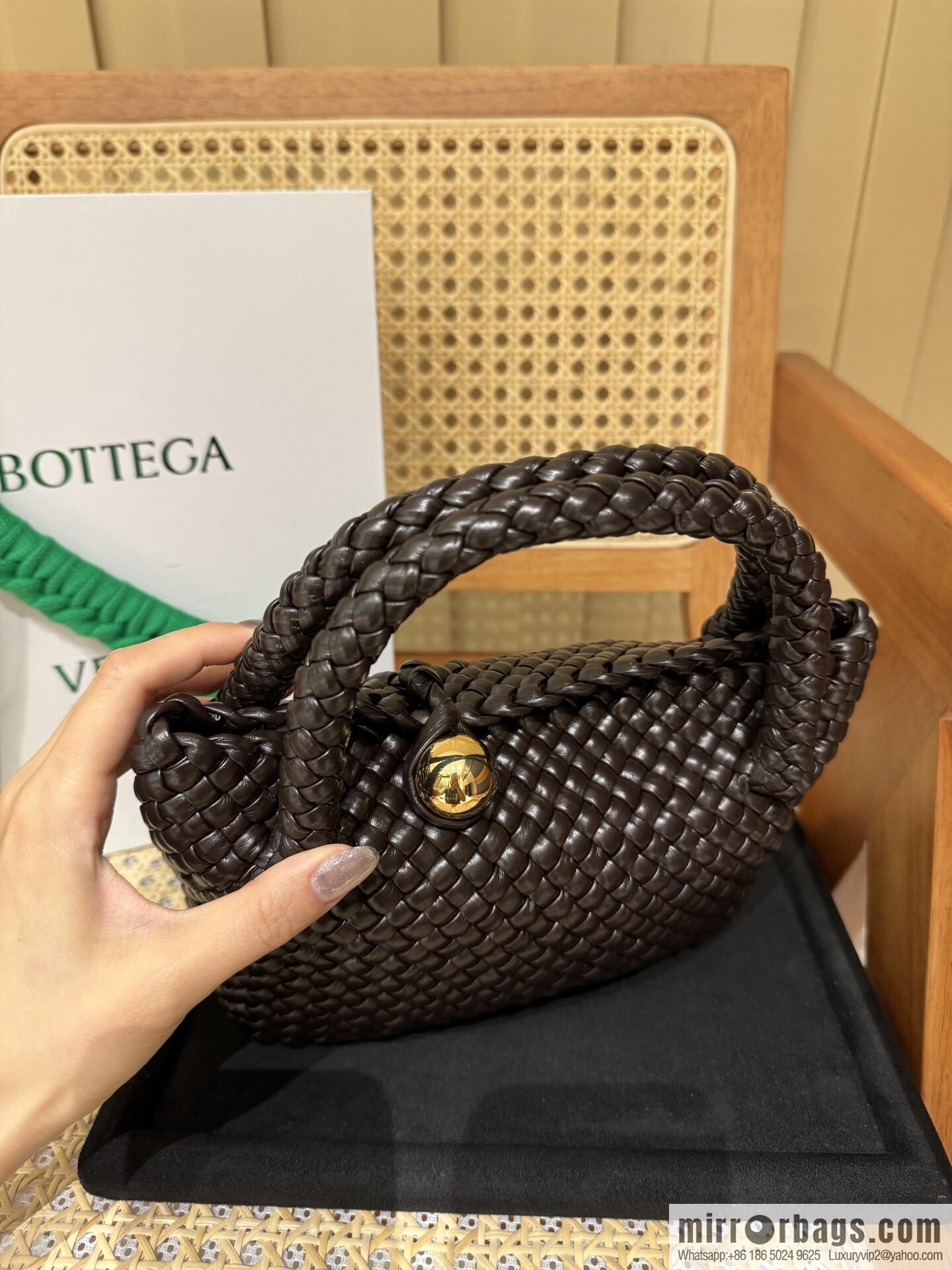 BV small Tosca messenger bag, chocolate brown 777575