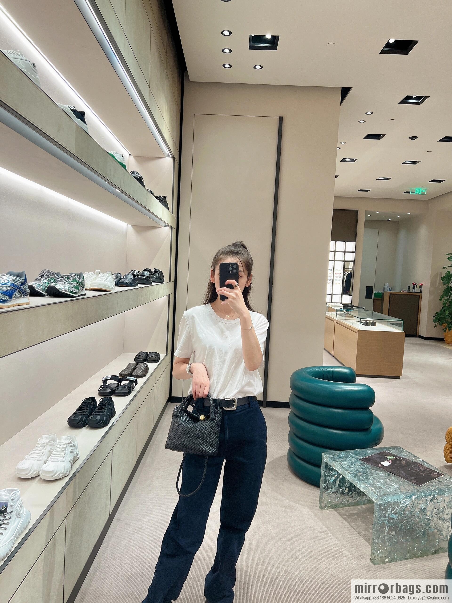 BV Small Tosca Crossbody Bag, Black 777575