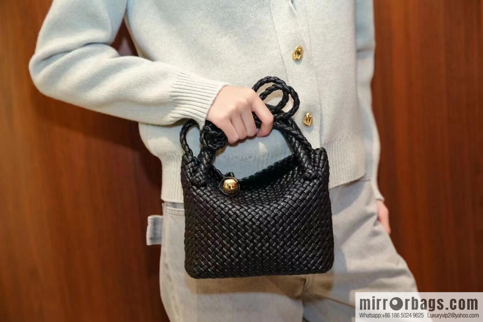 BV Small Tosca Crossbody Bag, Black 777575