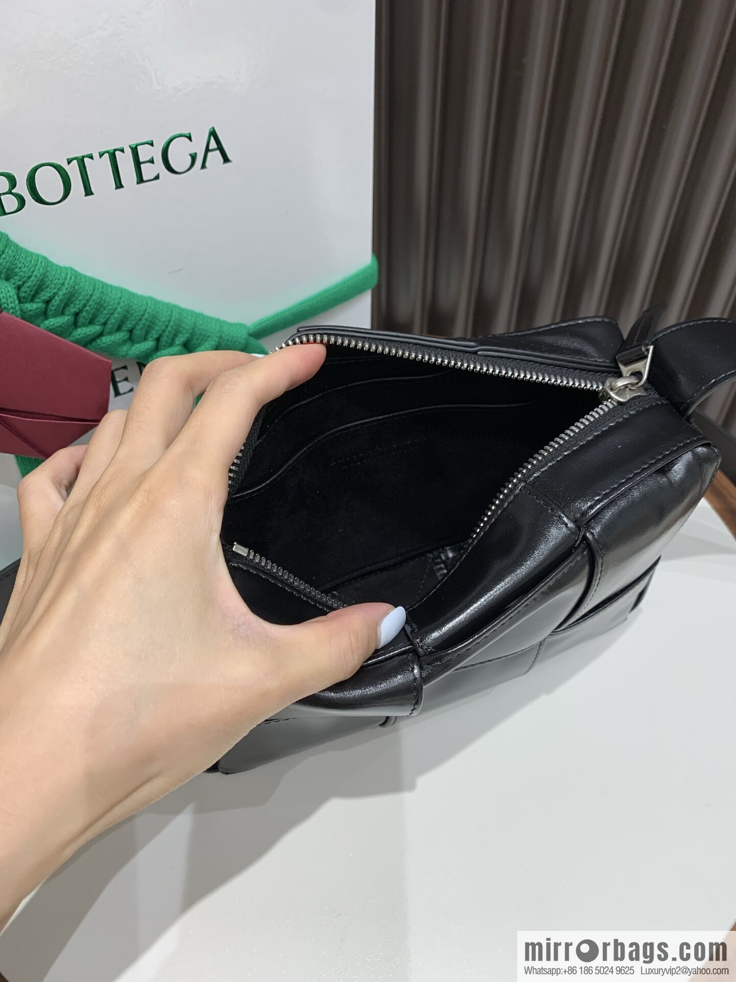 BV Small Arco Camera Bag 795177 Black