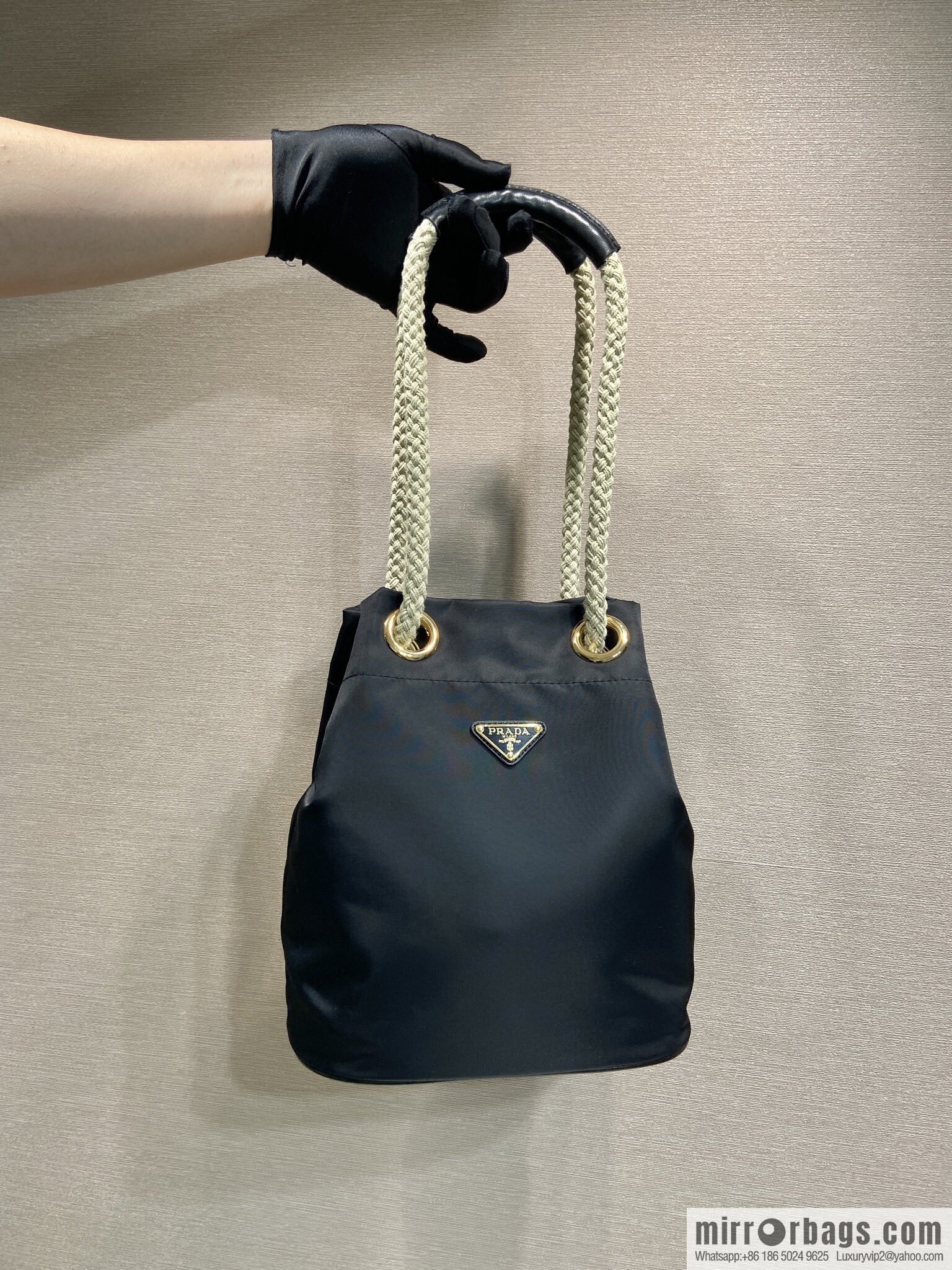 Prada new bucket bag 1BE082 catwalk model, black.