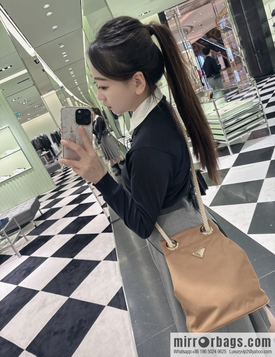 Prada new bucket bag 1BE082 catwalk model, brown.