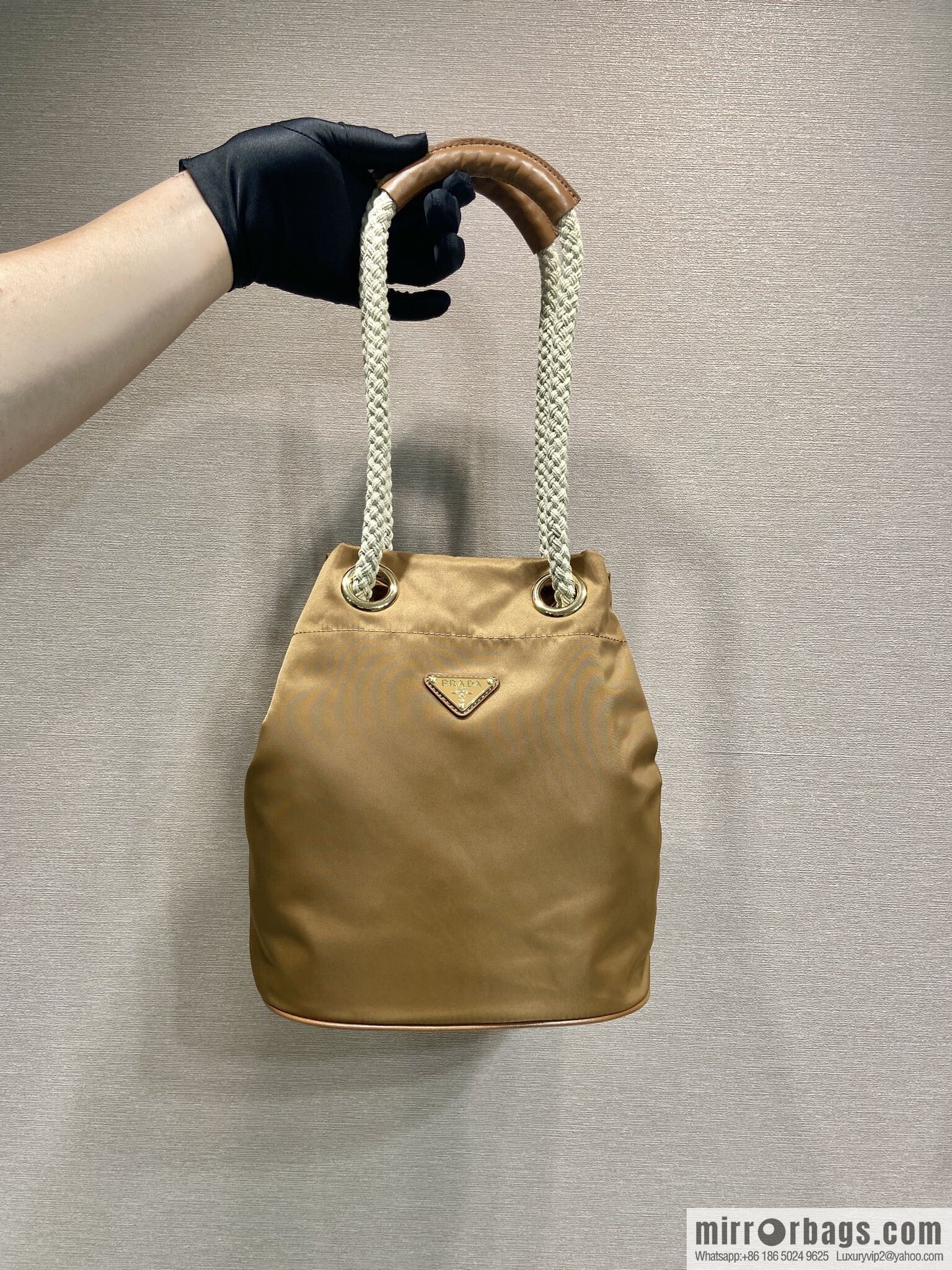 Prada new bucket bag 1BE082 catwalk model, brown.