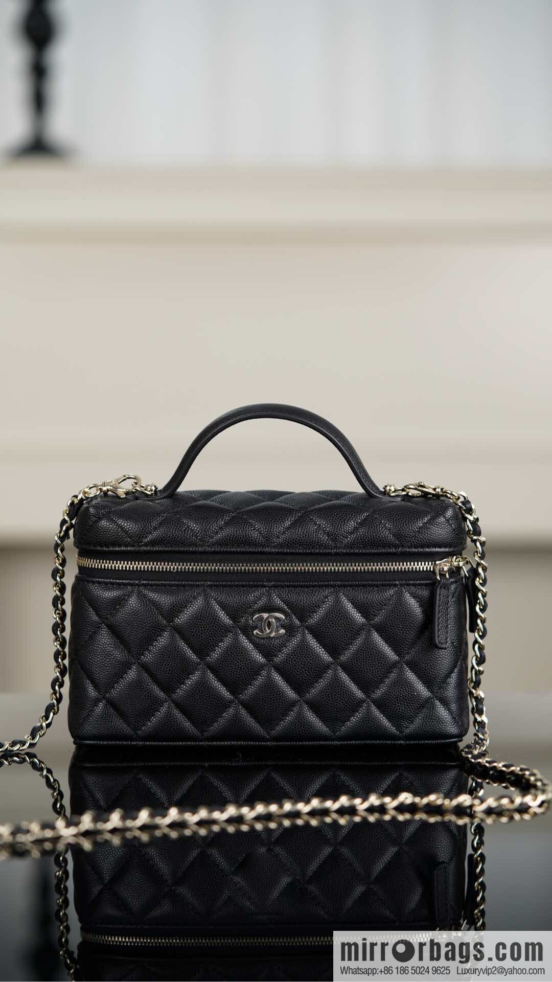 𝐂𝐡𝐚𝐧𝐞𝐥 𝟐𝟓𝐂 new lunch box bag, black gold, lychee cow AP4385