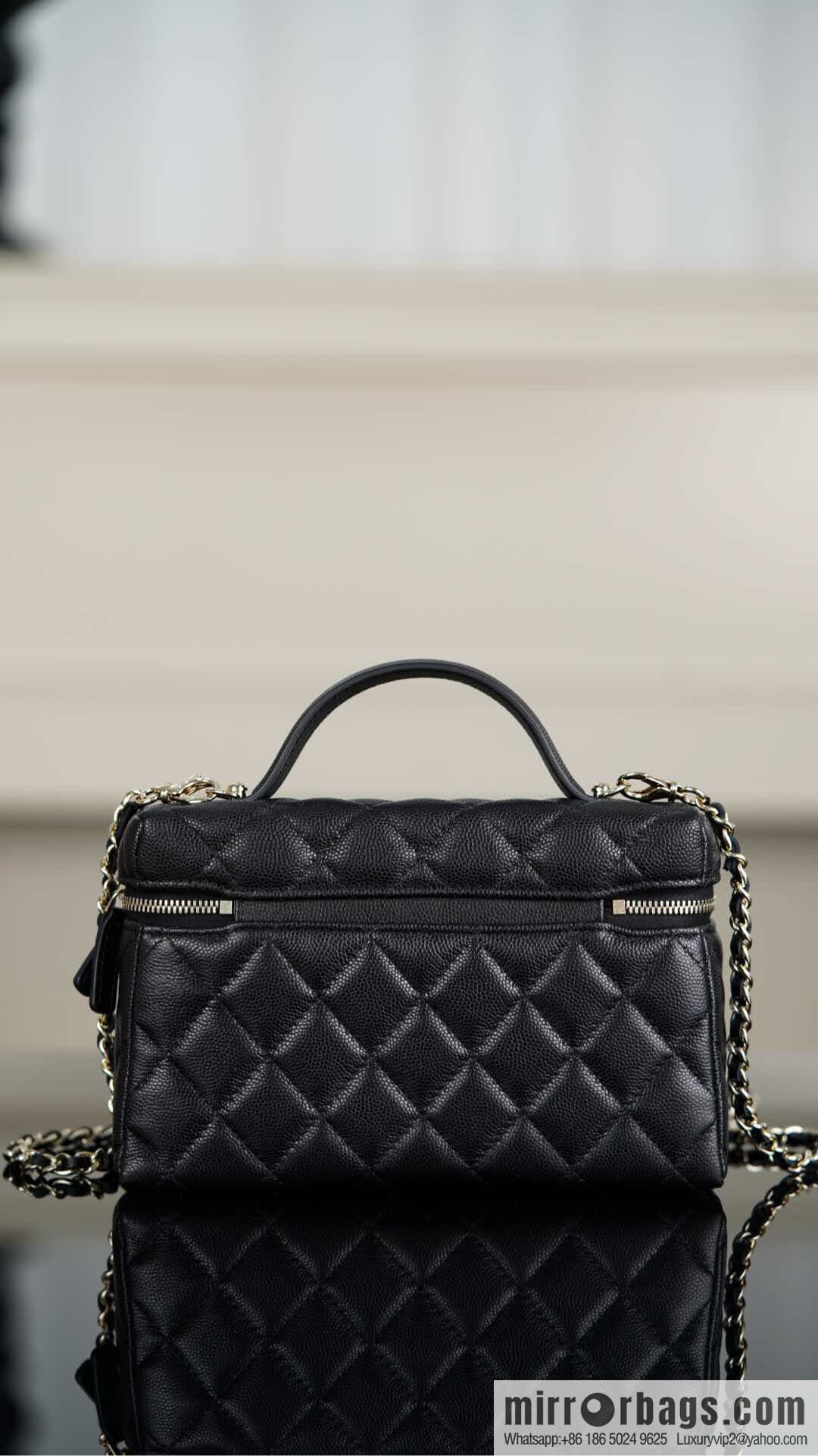 𝐂𝐡𝐚𝐧𝐞𝐥 𝟐𝟓𝐂 new lunch box bag, black gold, lychee cow AP4385