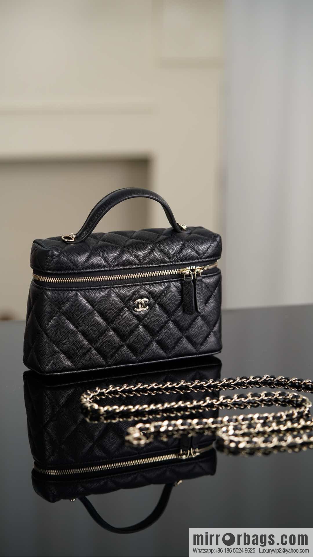 𝐂𝐡𝐚𝐧𝐞𝐥 𝟐𝟓𝐂 new lunch box bag, black gold, lychee cow AP4385