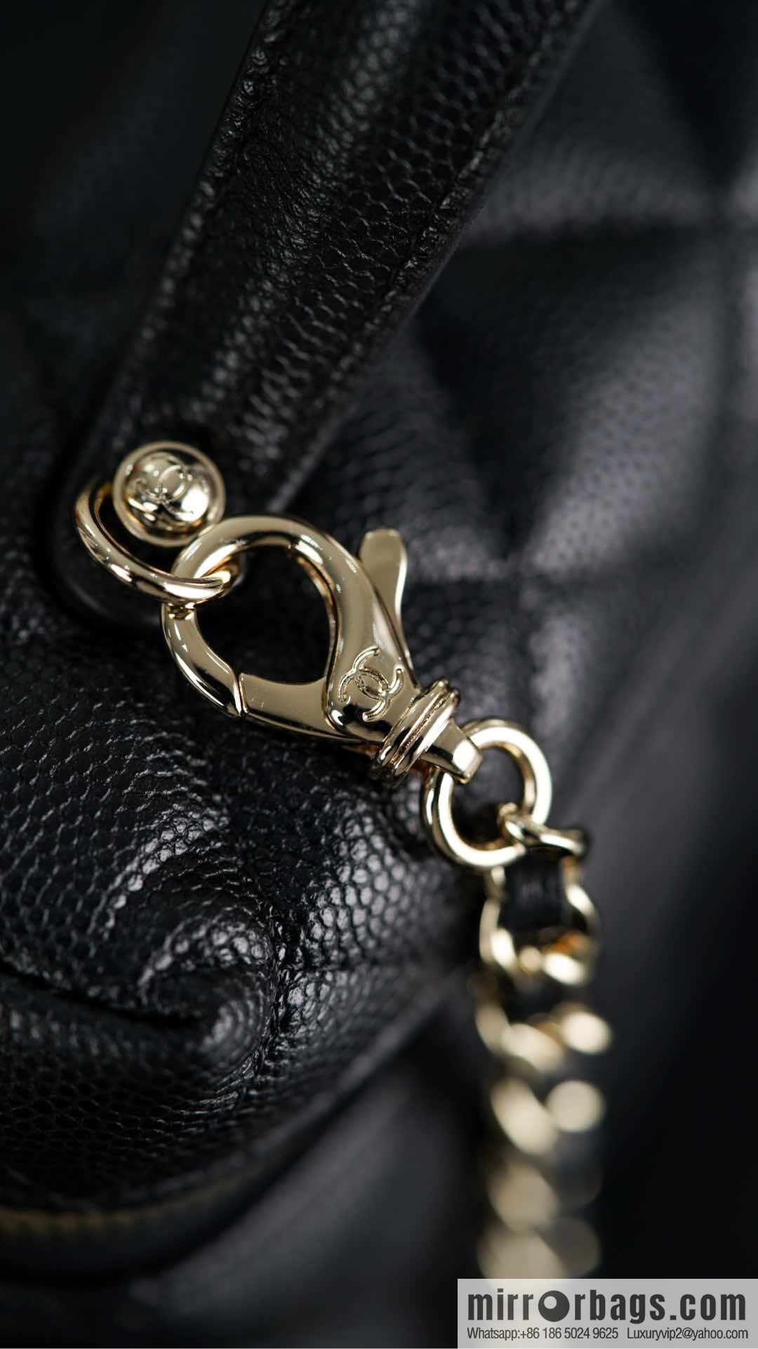 𝐂𝐡𝐚𝐧𝐞𝐥 𝟐𝟓𝐂 new lunch box bag, black gold, lychee cow AP4385