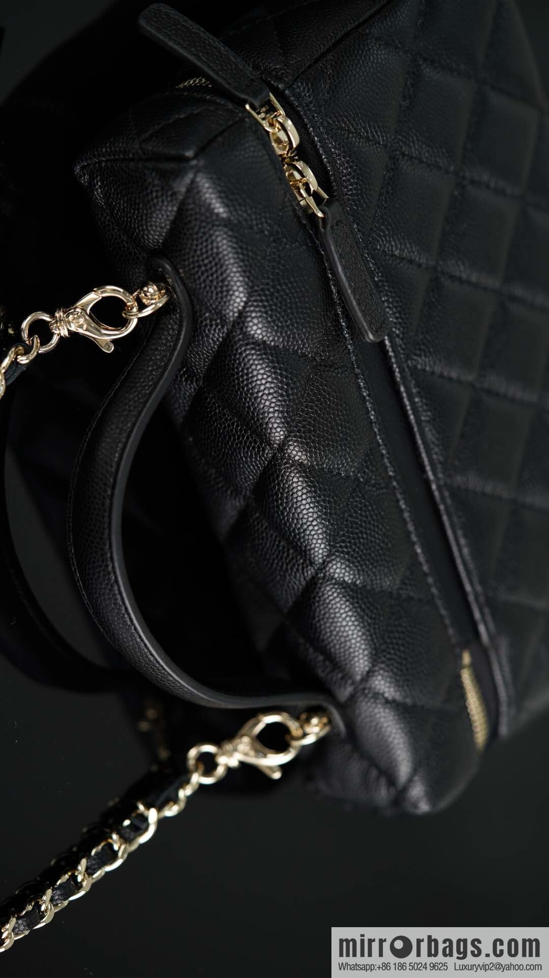 𝐂𝐡𝐚𝐧𝐞𝐥 𝟐𝟓𝐂 new lunch box bag, black gold, lychee cow AP4385