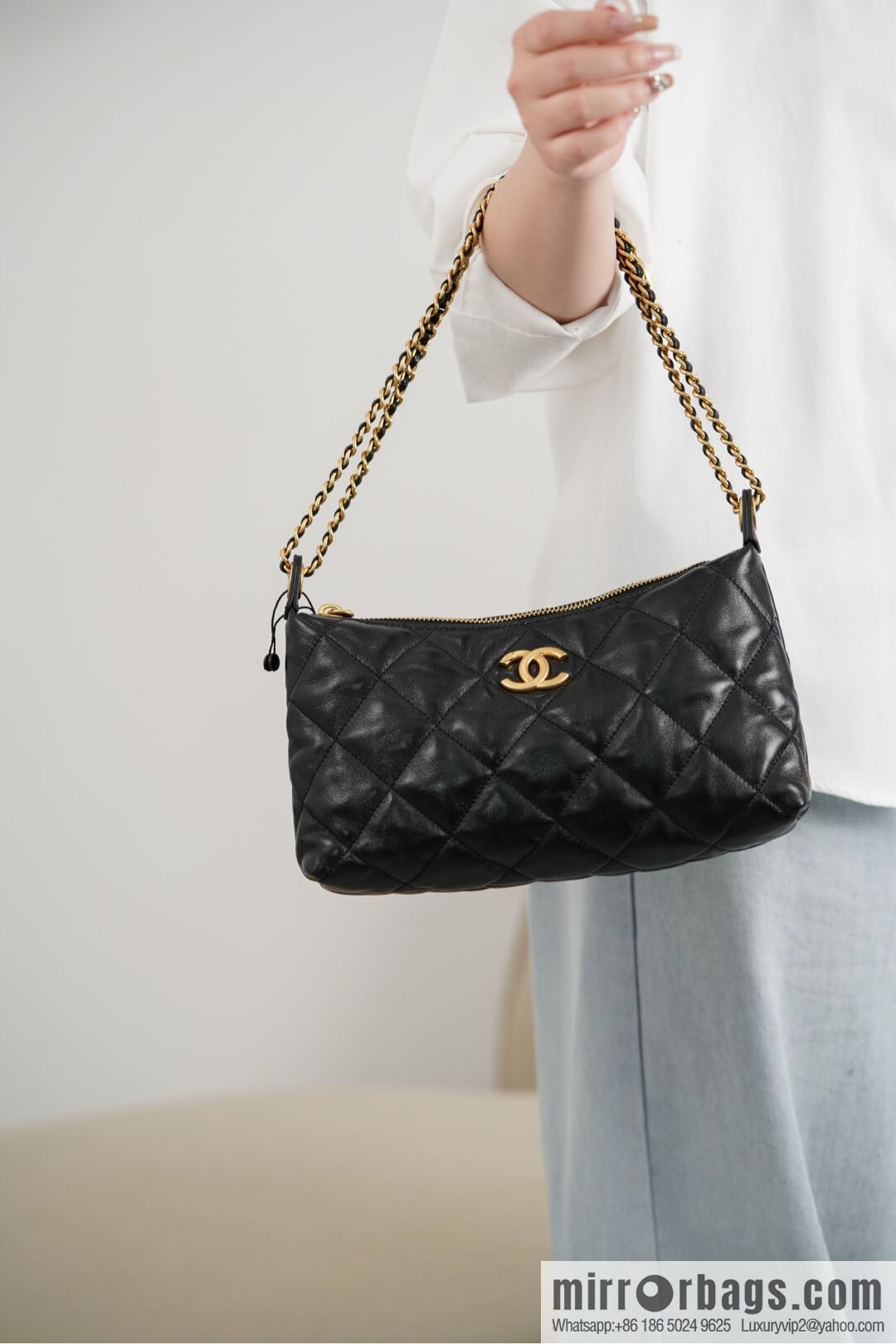 𝐂𝐡𝐚𝐧𝐞𝐥 𝟐𝟓𝐬 gold coin dumpling bag 🌟 small AS5528