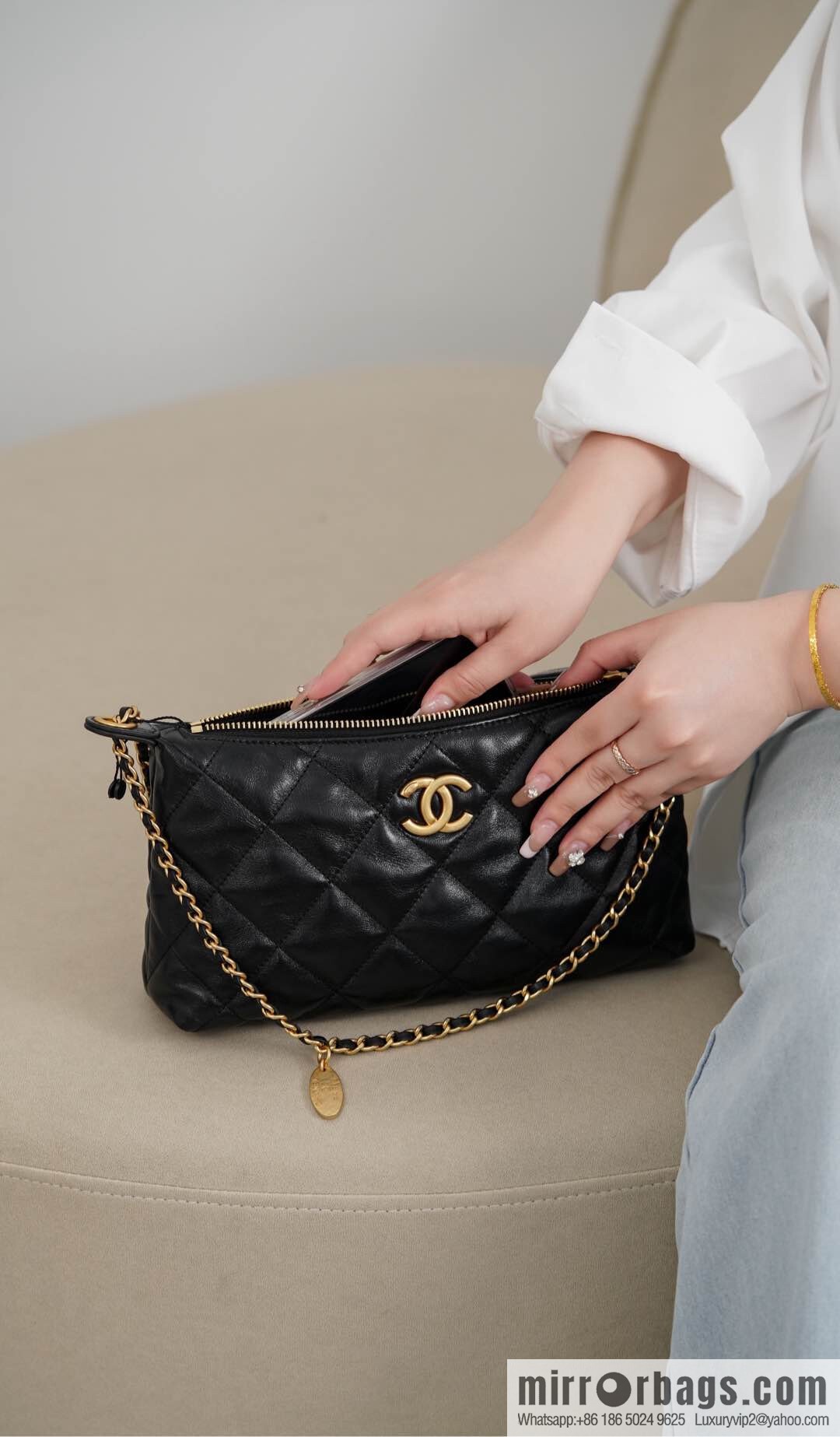 𝐂𝐡𝐚𝐧𝐞𝐥 𝟐𝟓𝐬 gold coin dumpling bag 🌟 small AS5528