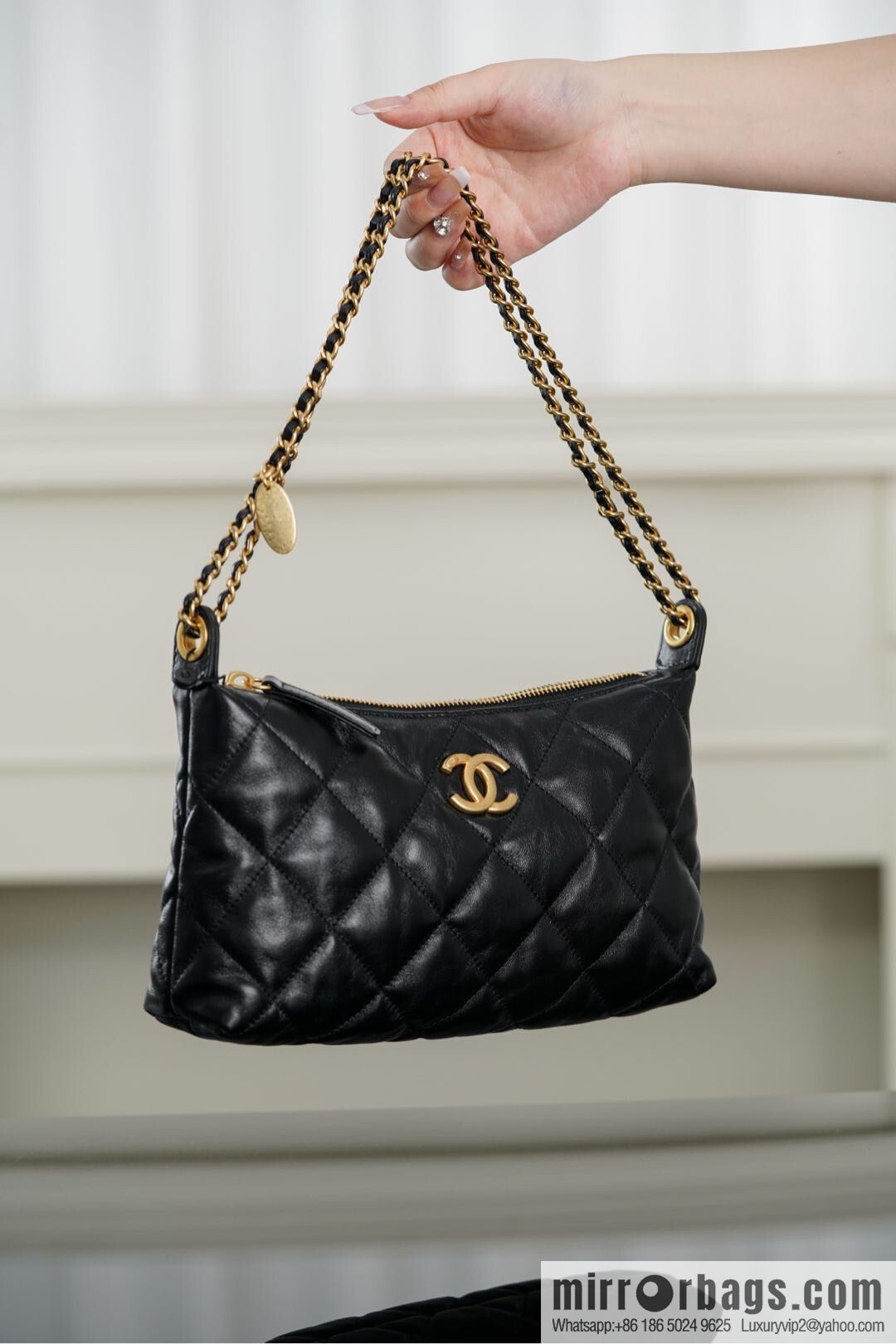 𝐂𝐡𝐚𝐧𝐞𝐥 𝟐𝟓𝐬 gold coin dumpling bag 🌟 small AS5528