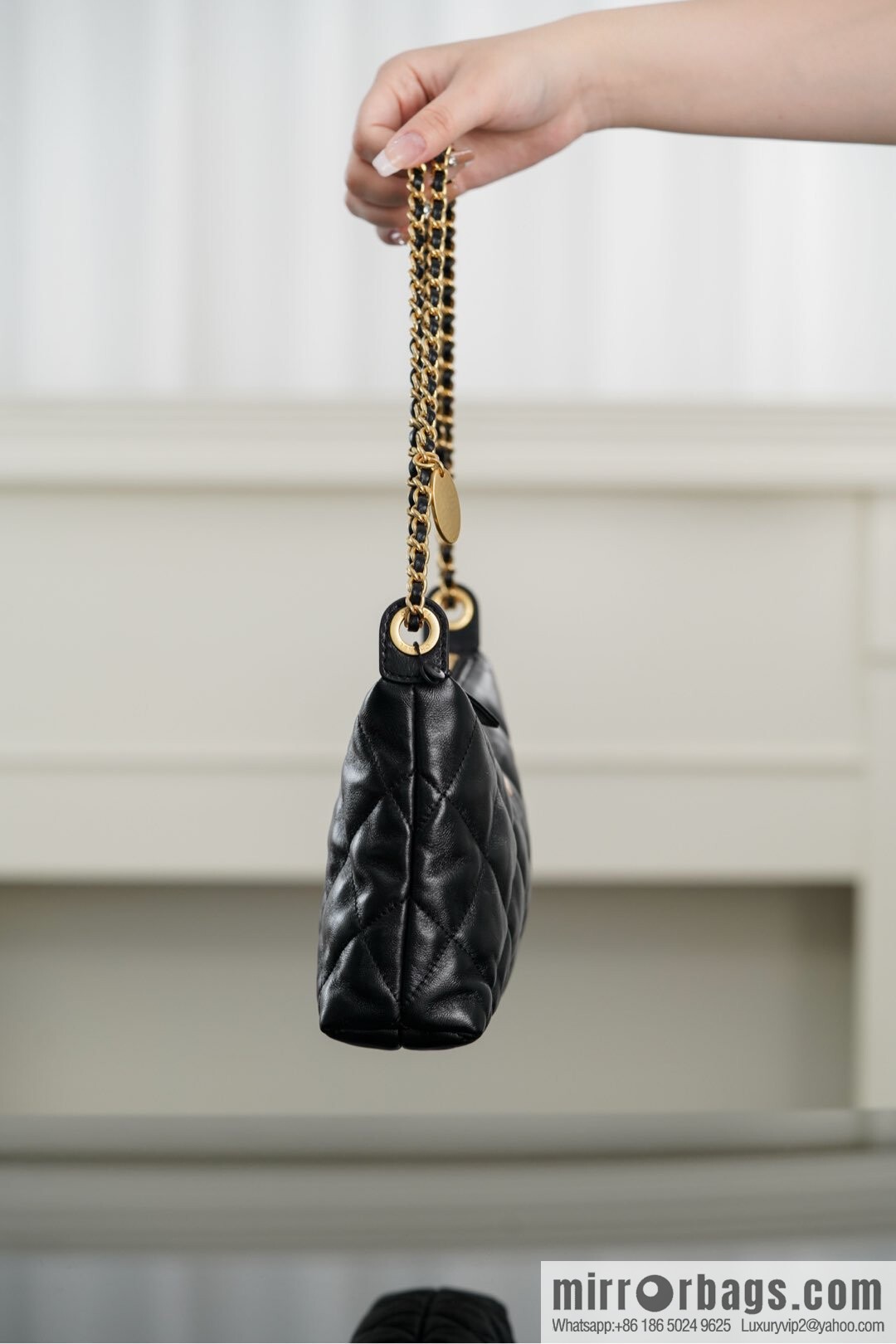 𝐂𝐡𝐚𝐧𝐞𝐥 𝟐𝟓𝐬 gold coin dumpling bag 🌟 small AS5528