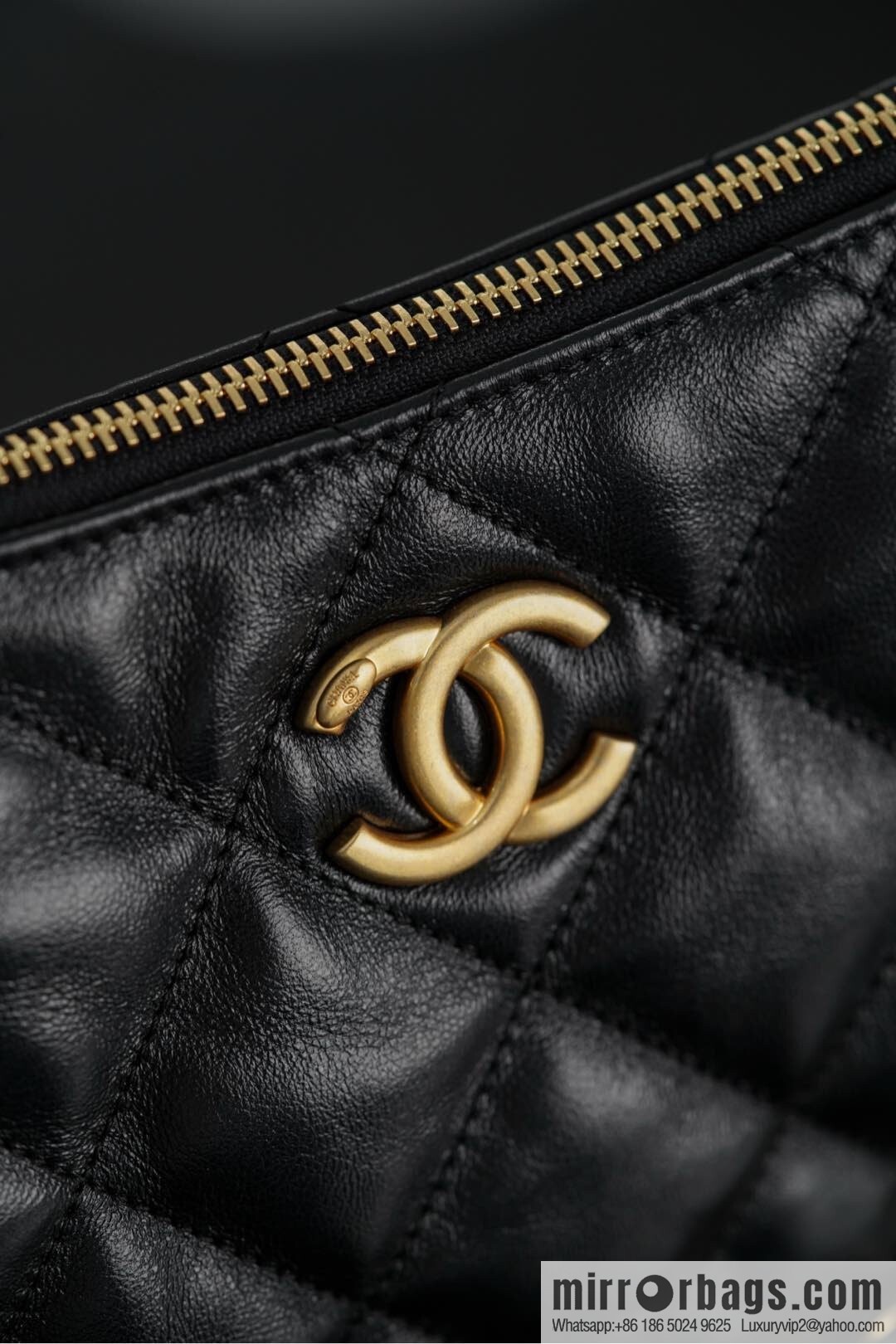 𝐂𝐡𝐚𝐧𝐞𝐥 𝟐𝟓𝐬 gold coin dumpling bag 🌟 small AS5528