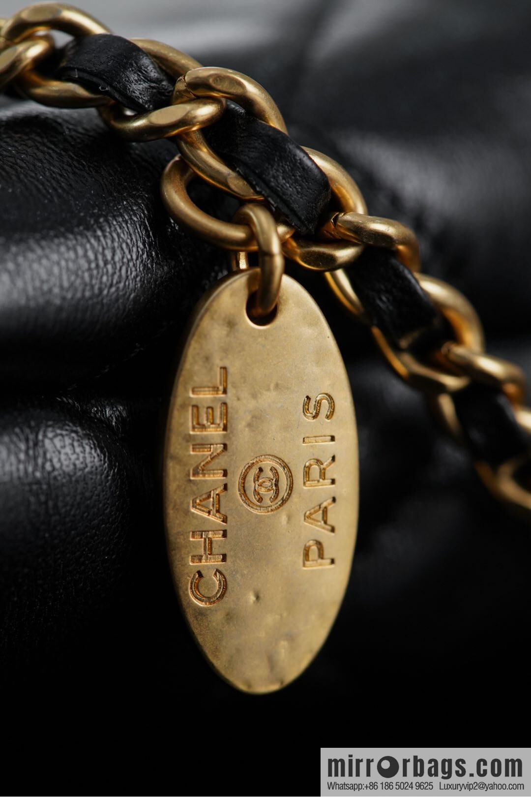 𝐂𝐡𝐚𝐧𝐞𝐥 𝟐𝟓𝐬 gold coin dumpling bag 🌟 small AS5528