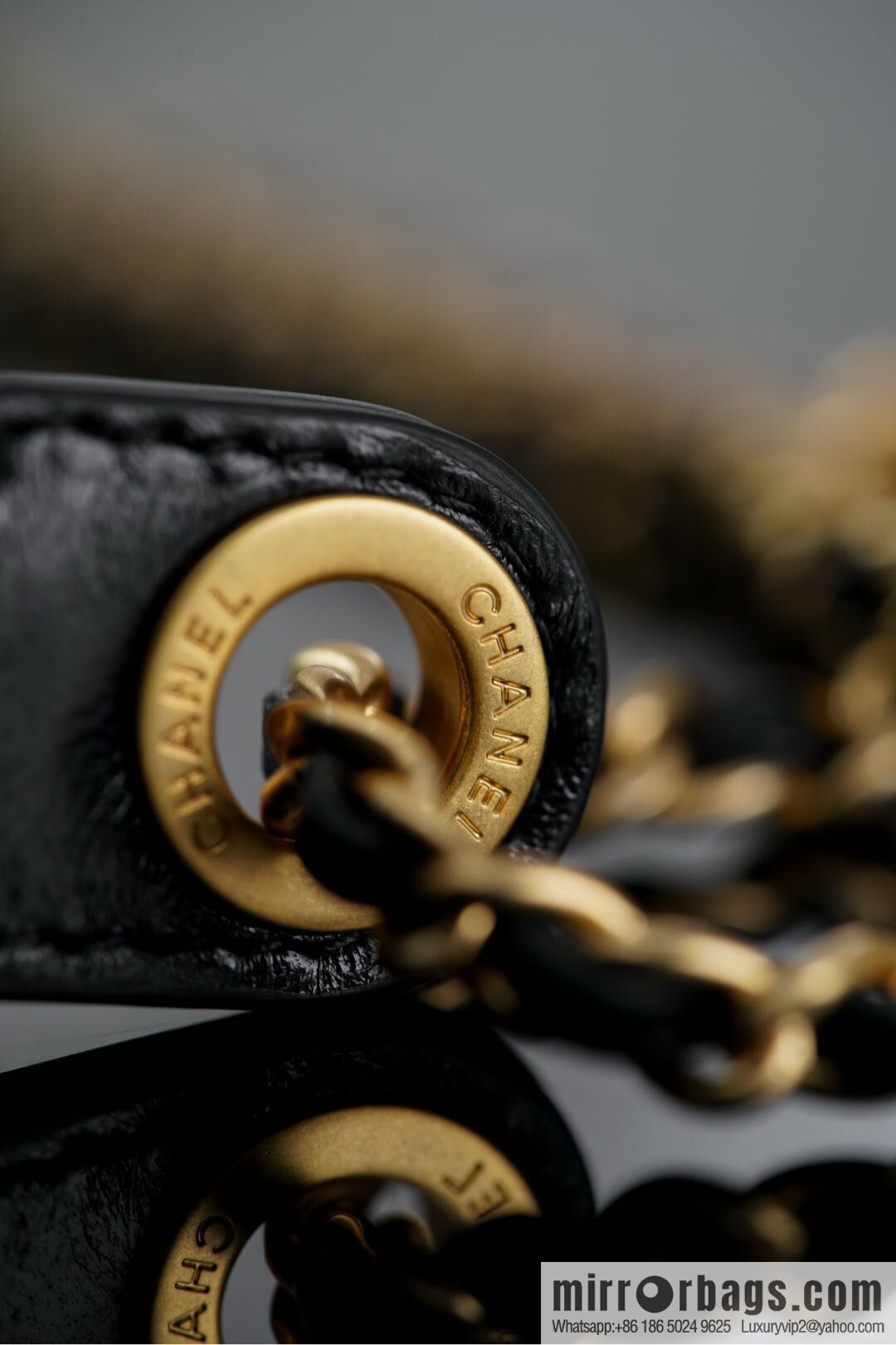 𝐂𝐡𝐚𝐧𝐞𝐥 𝟐𝟓𝐬 gold coin dumpling bag 🌟 small AS5528
